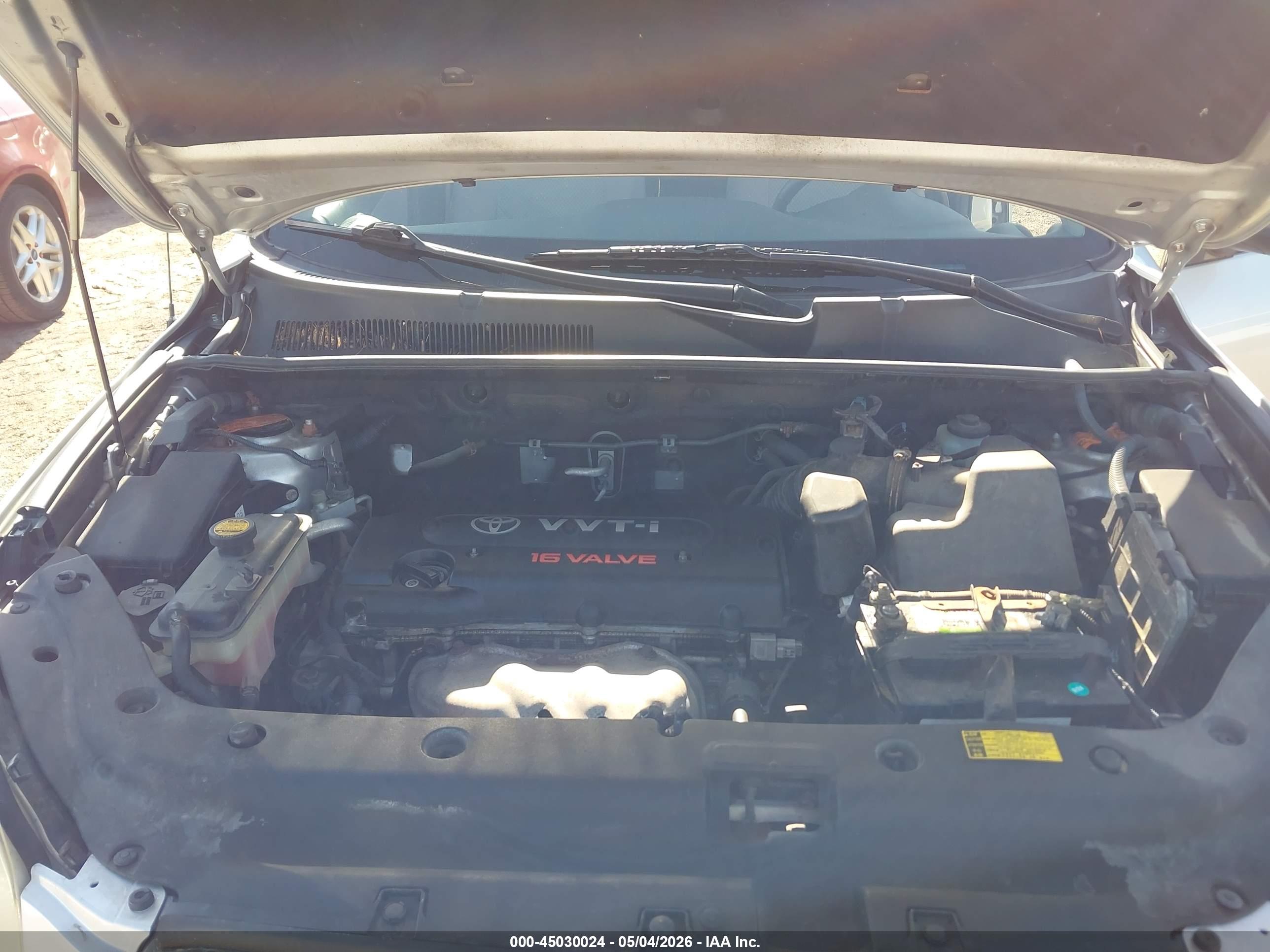 TOYOTA RAV4 image 10