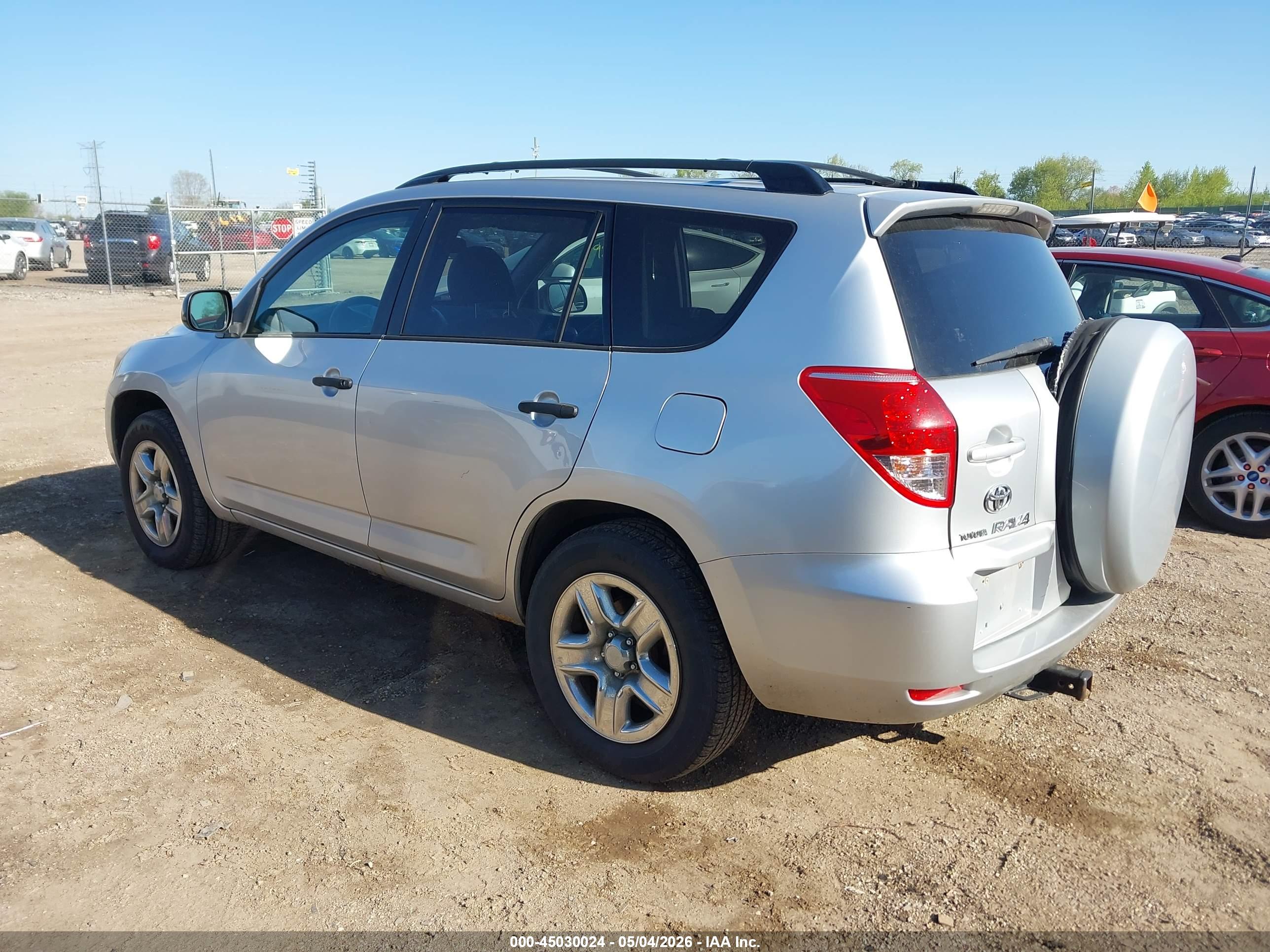 TOYOTA RAV4 image 3
