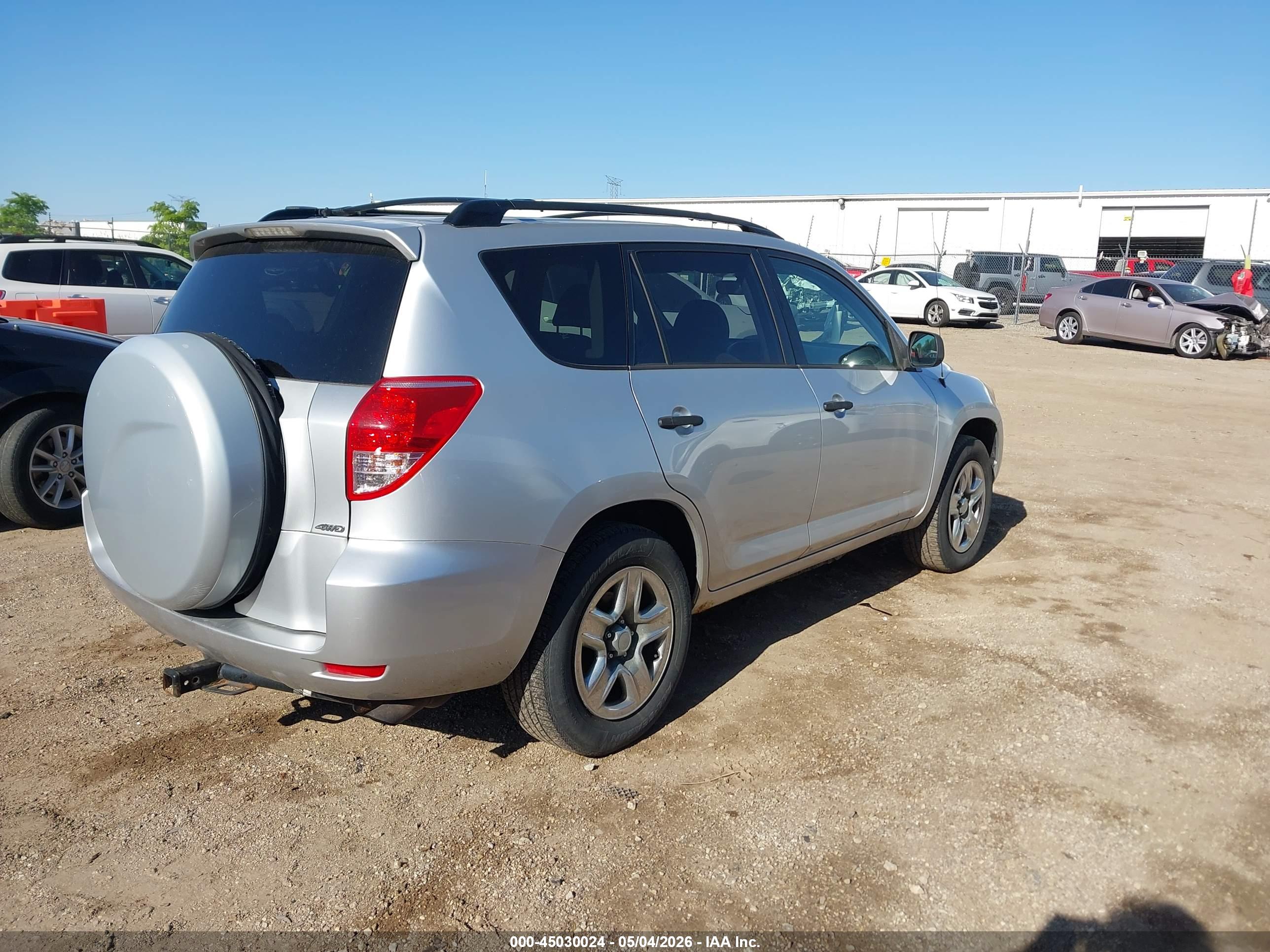 TOYOTA RAV4 image 4