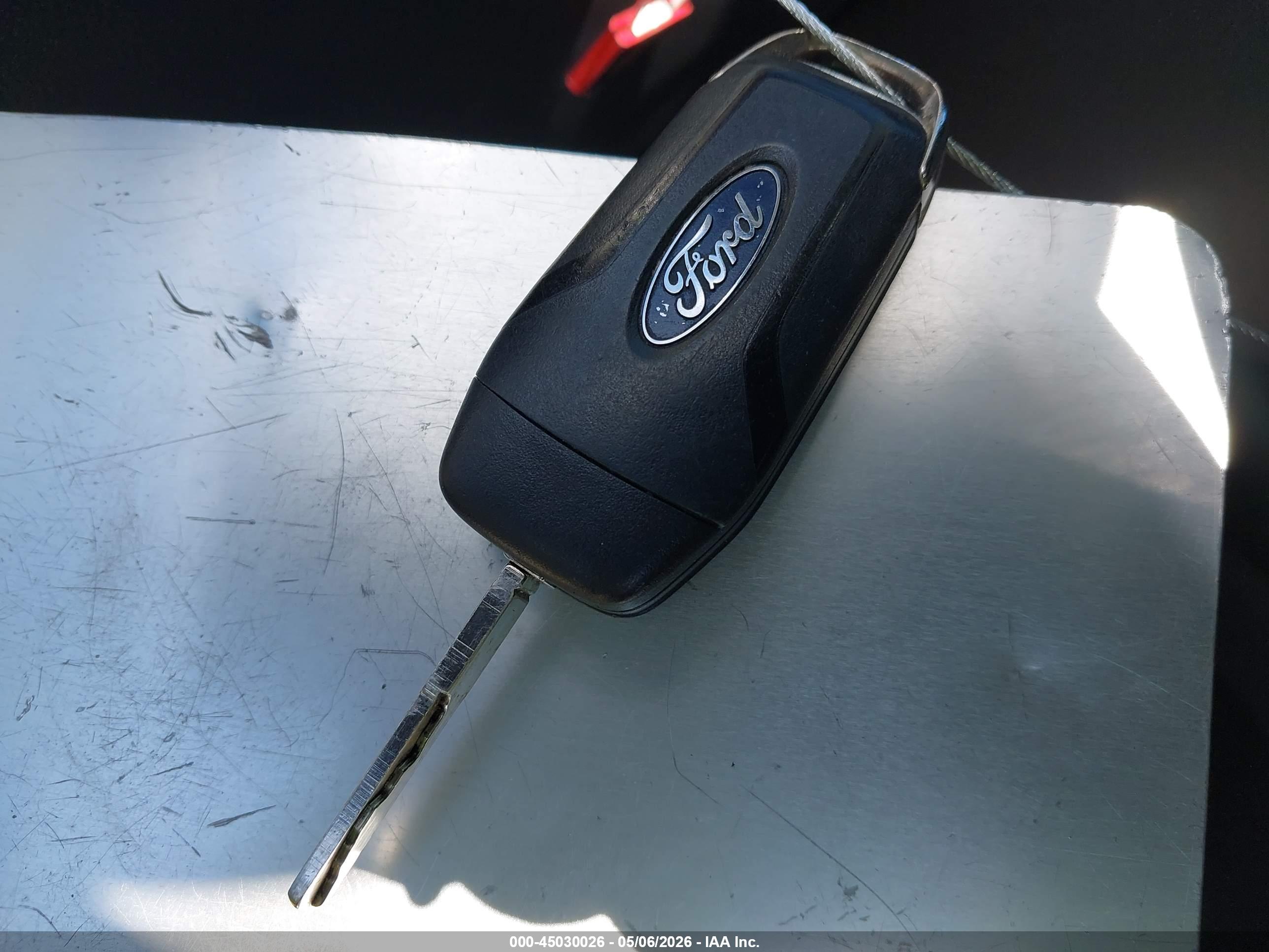 FORD FUSION image 11