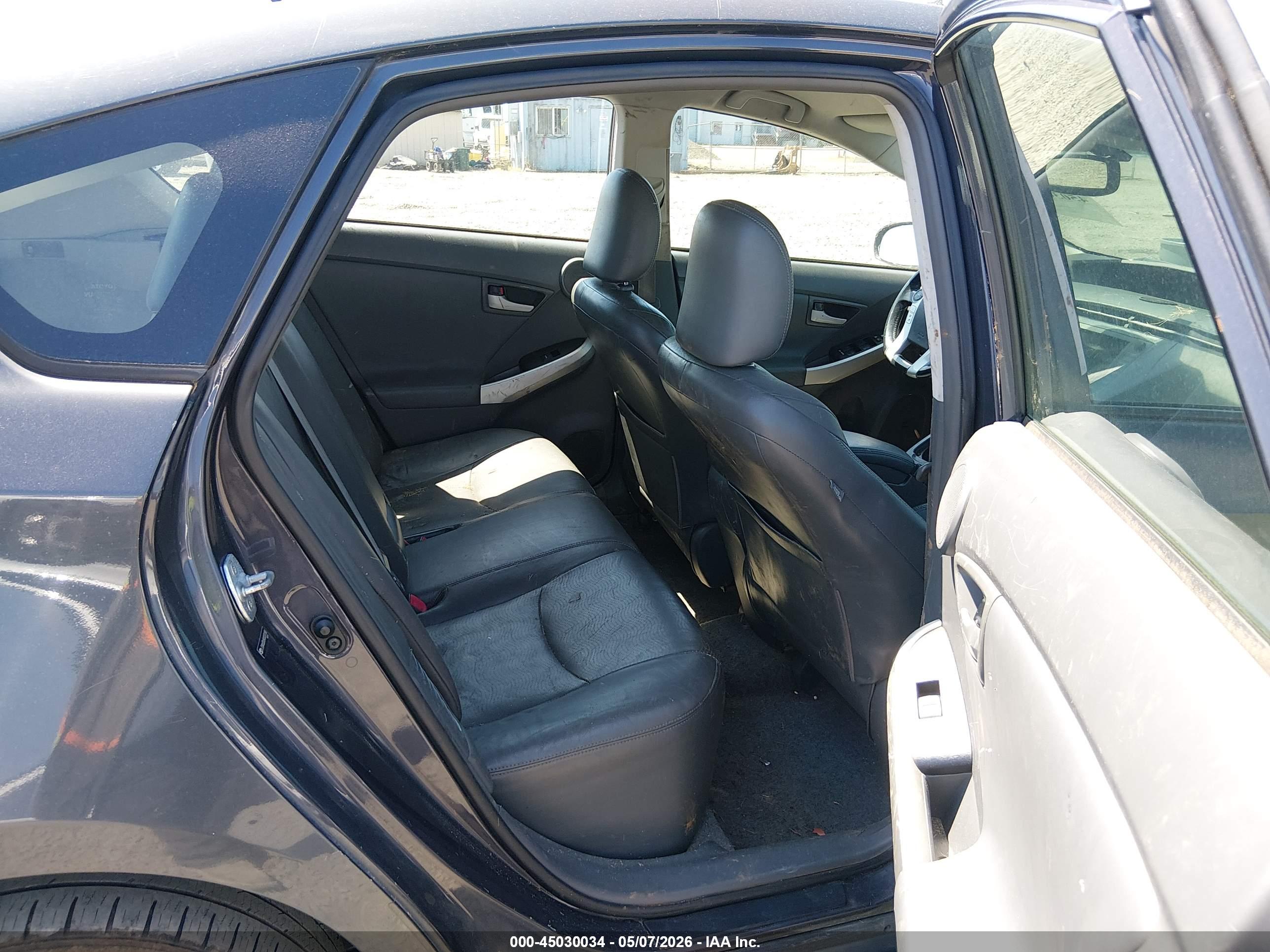 TOYOTA PRIUS image 8