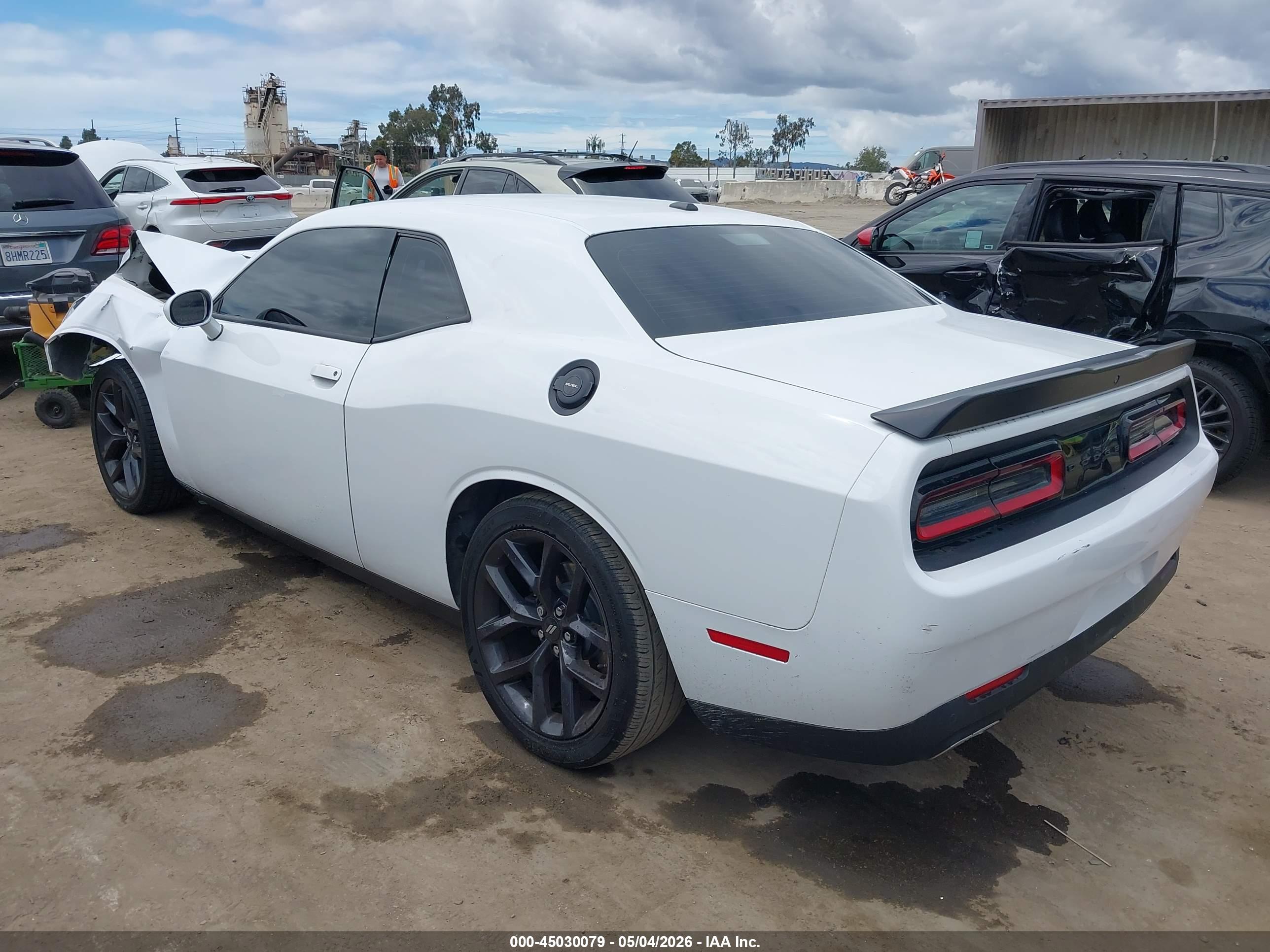 DODGE CHALLENGER image 3