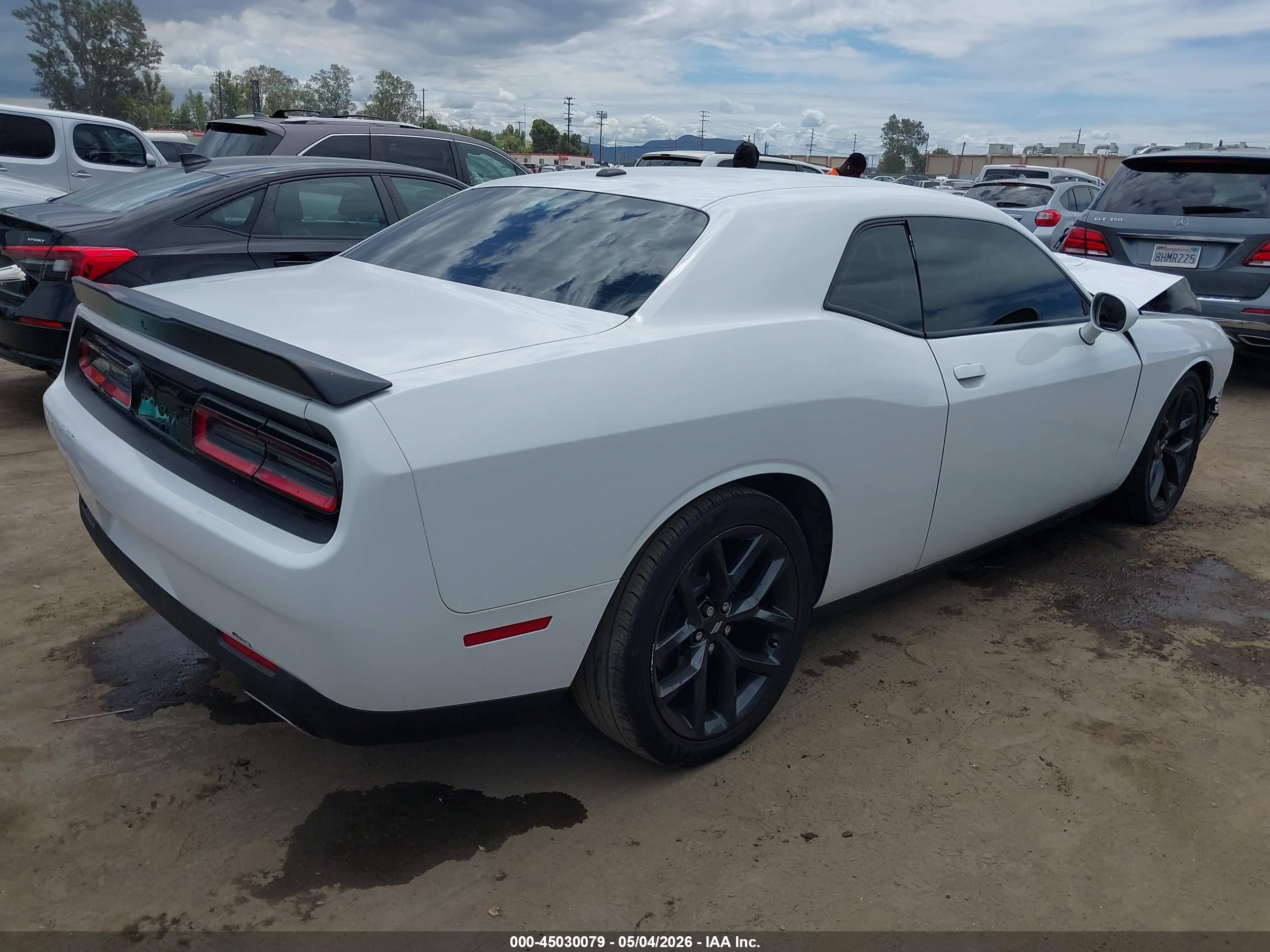 DODGE CHALLENGER image 4