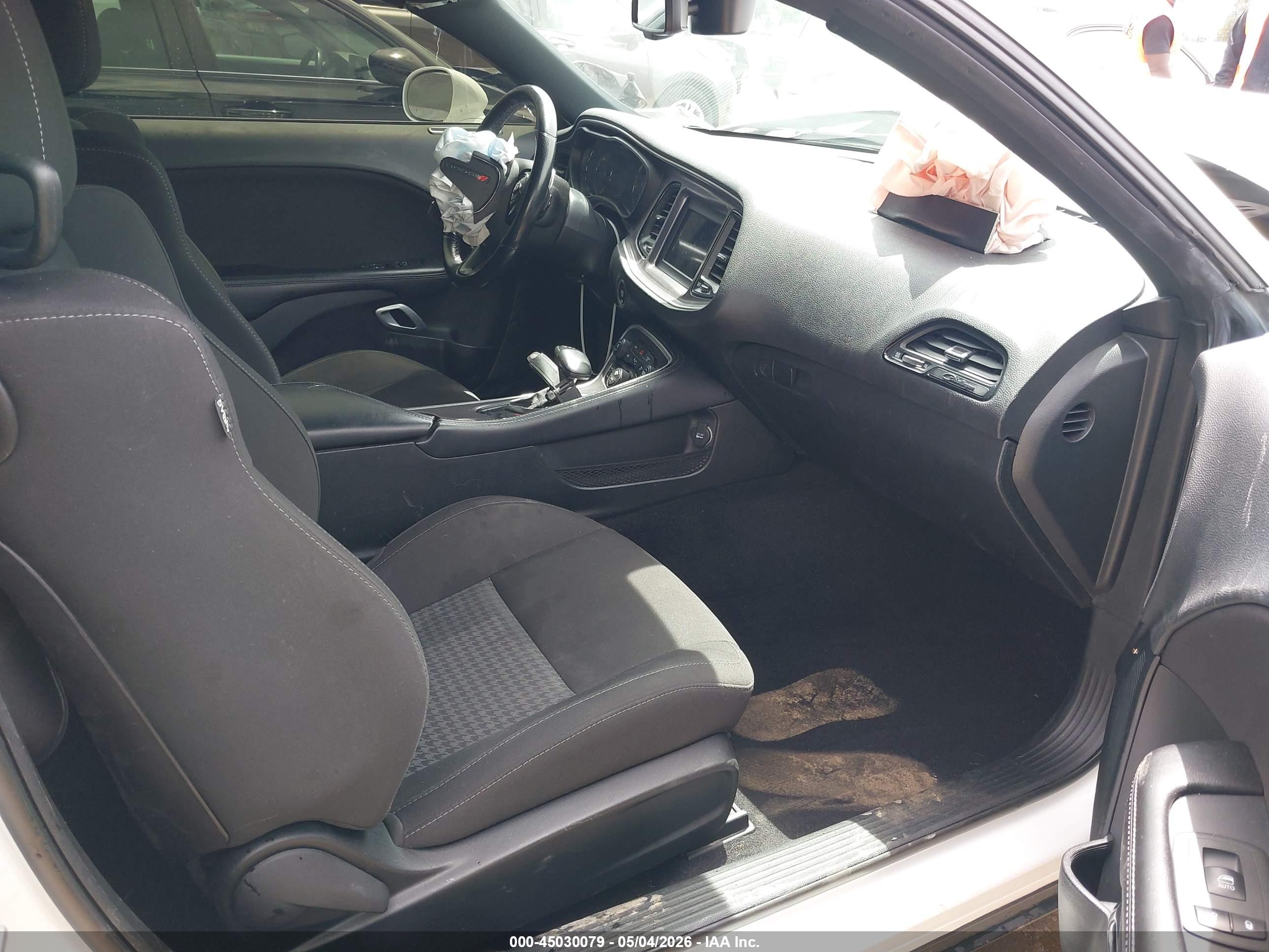 DODGE CHALLENGER image 5