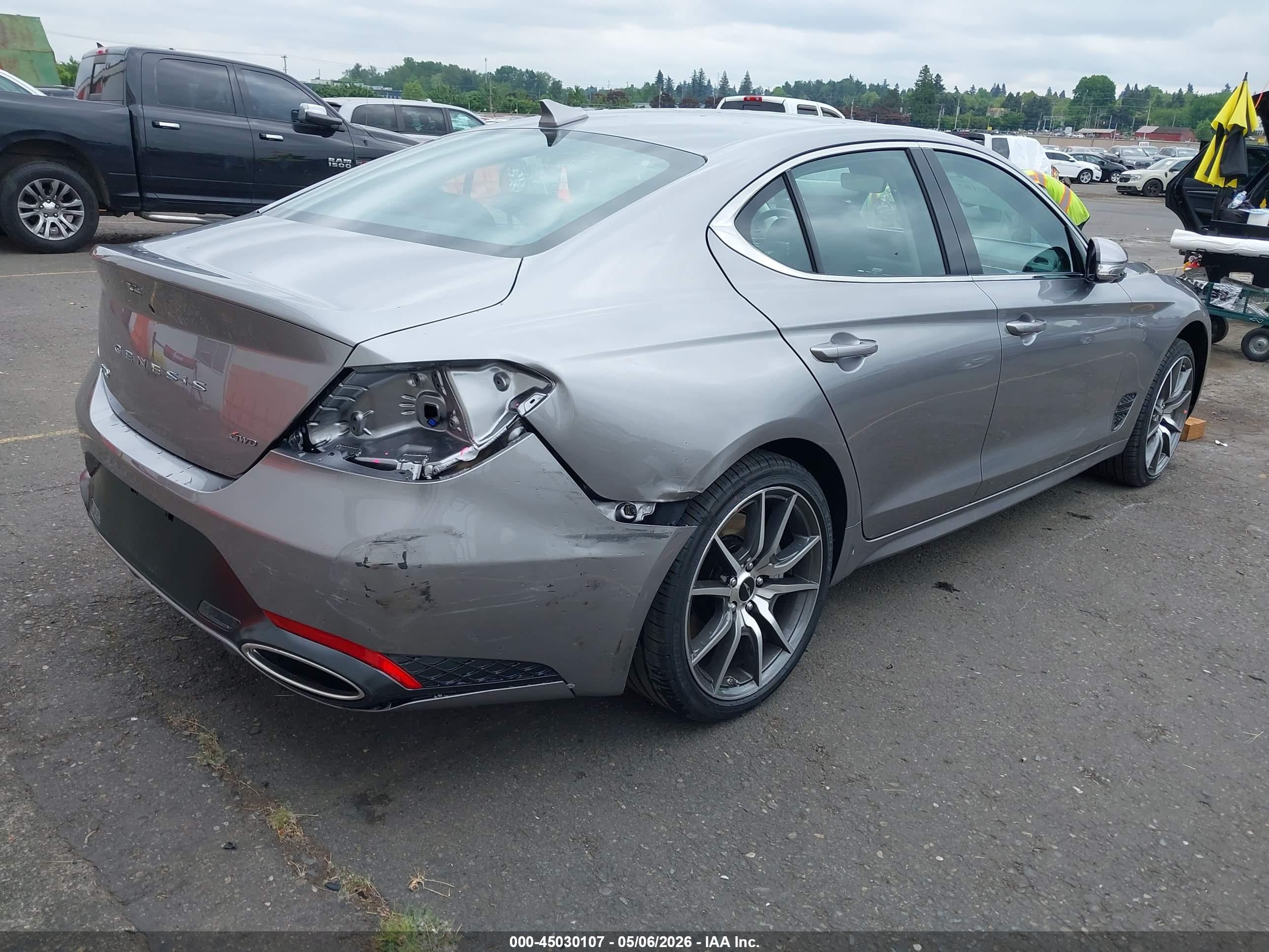 GENESIS G70 image 4