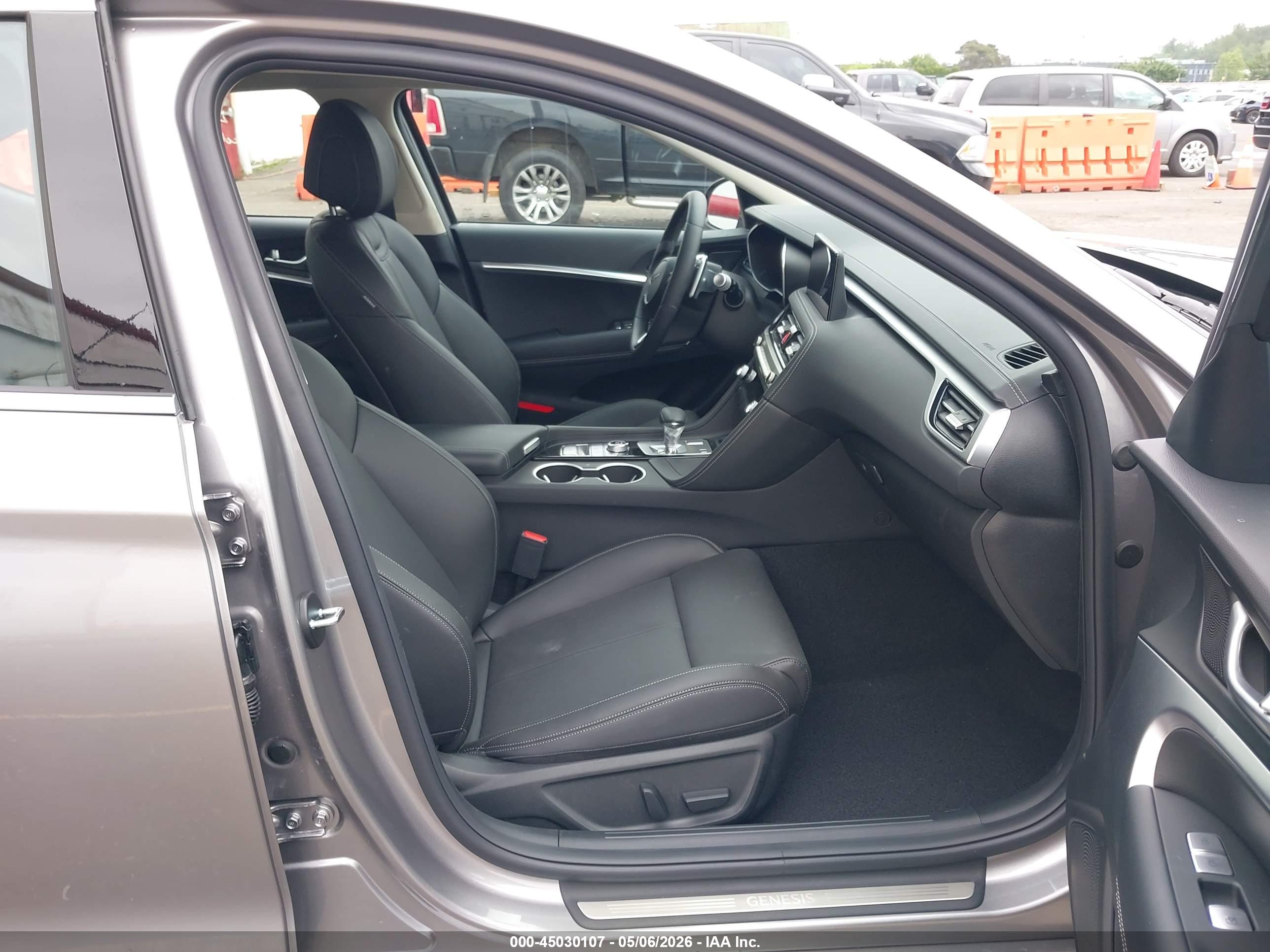 GENESIS G70 image 5