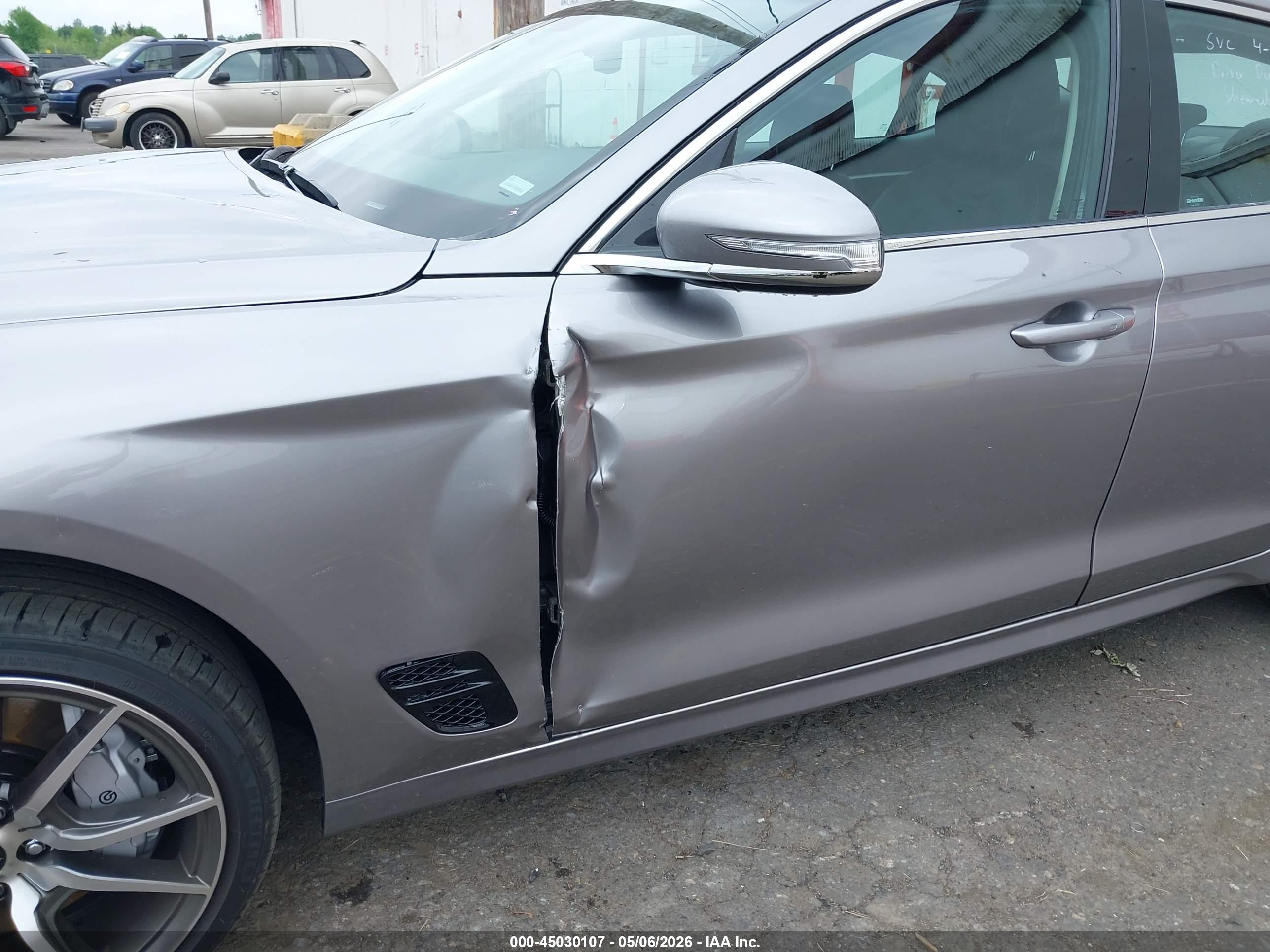 GENESIS G70 image 6