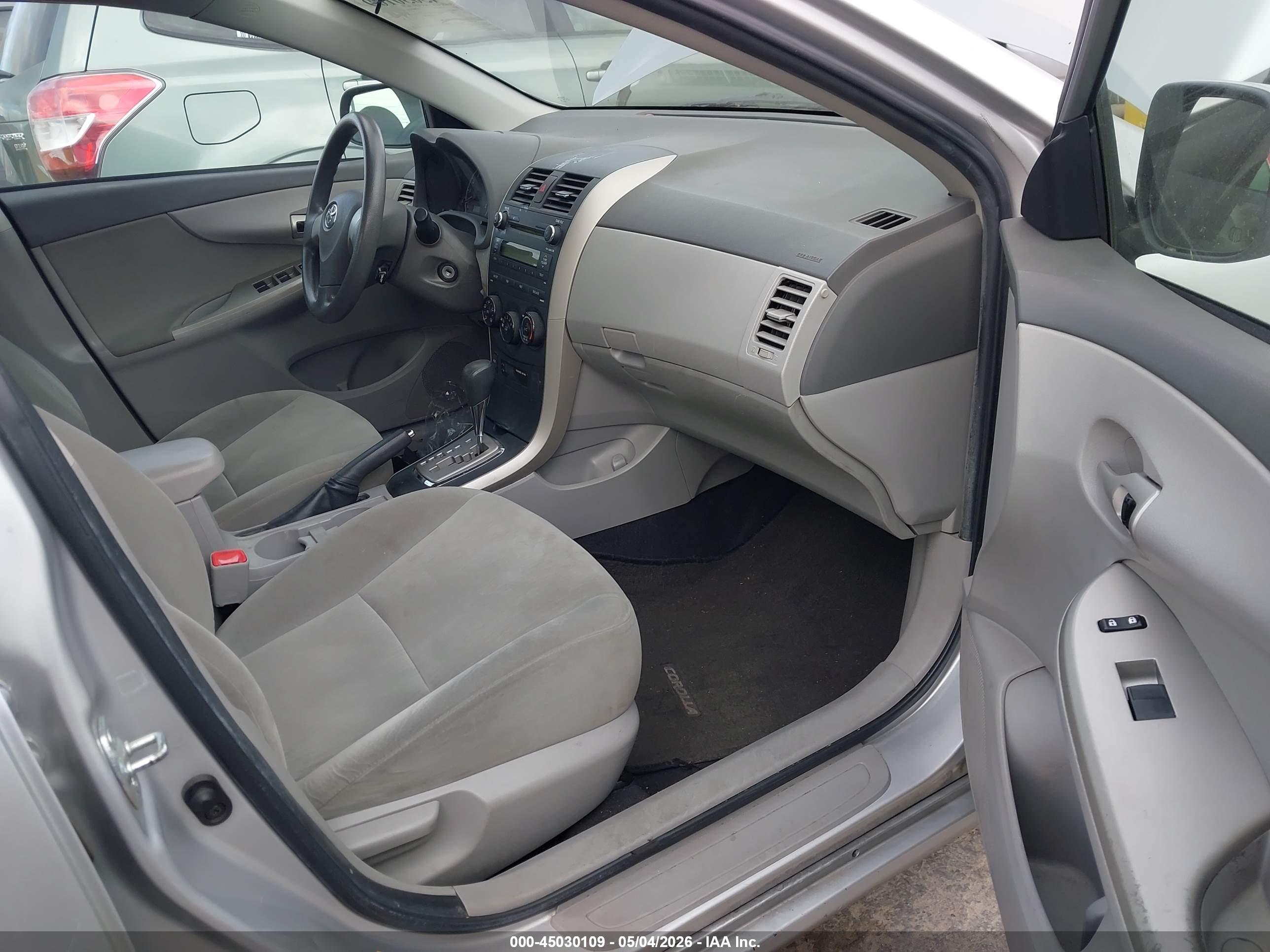 TOYOTA COROLLA image 5