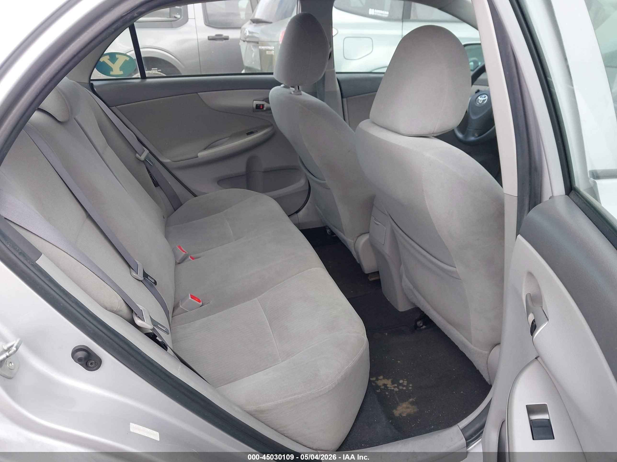 TOYOTA COROLLA image 8
