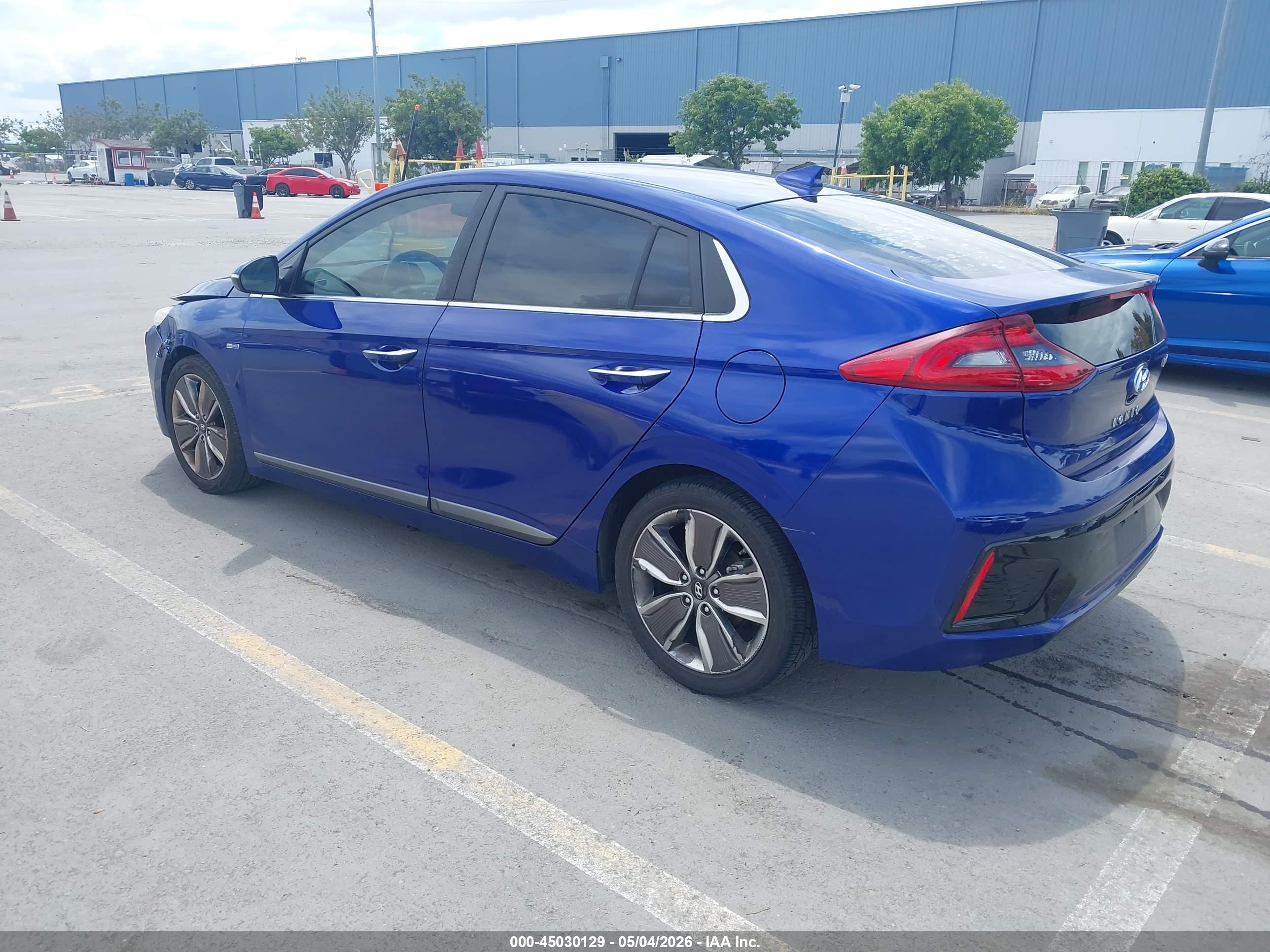 HYUNDAI IONIQ image 3