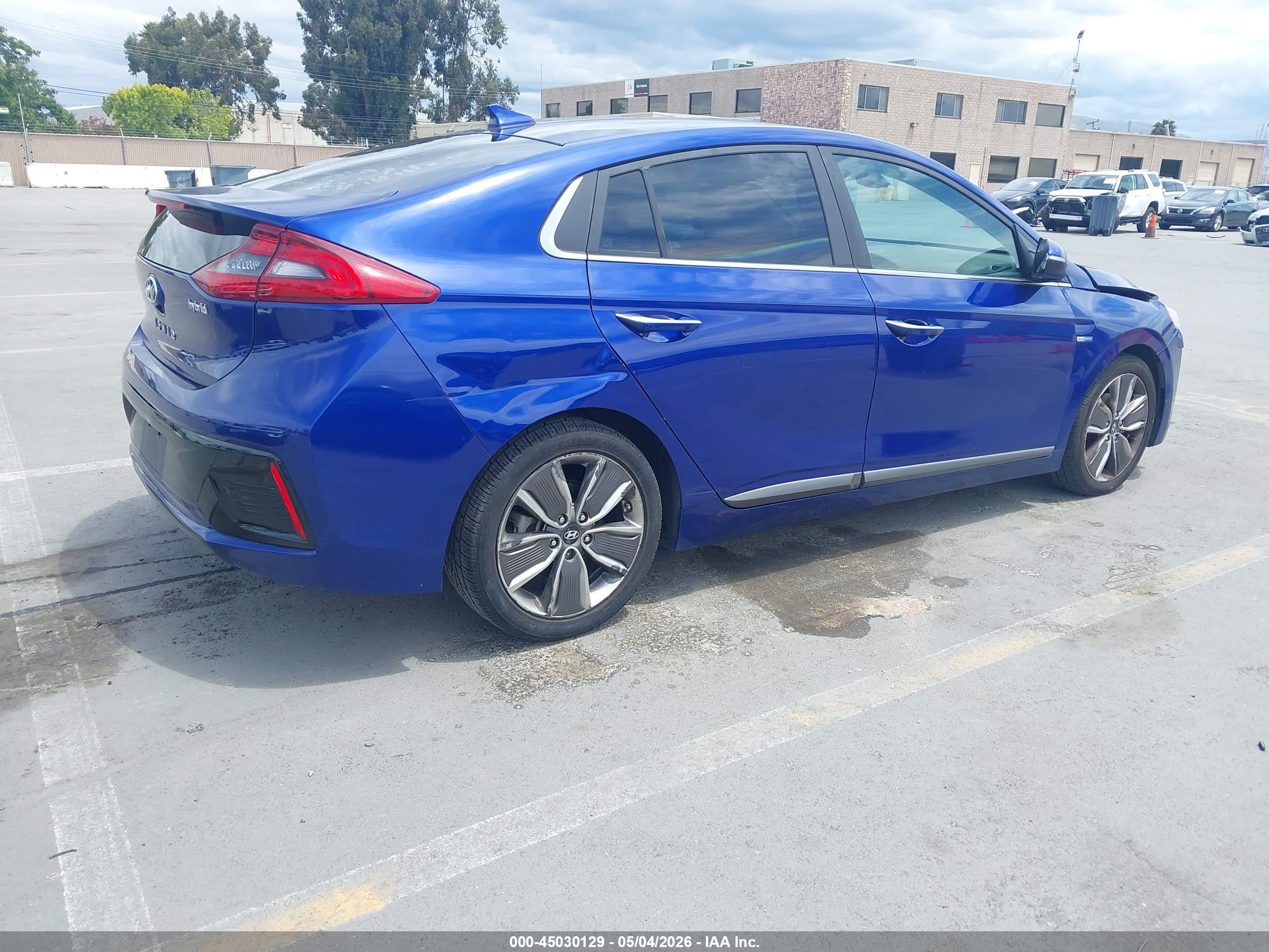 HYUNDAI IONIQ image 4