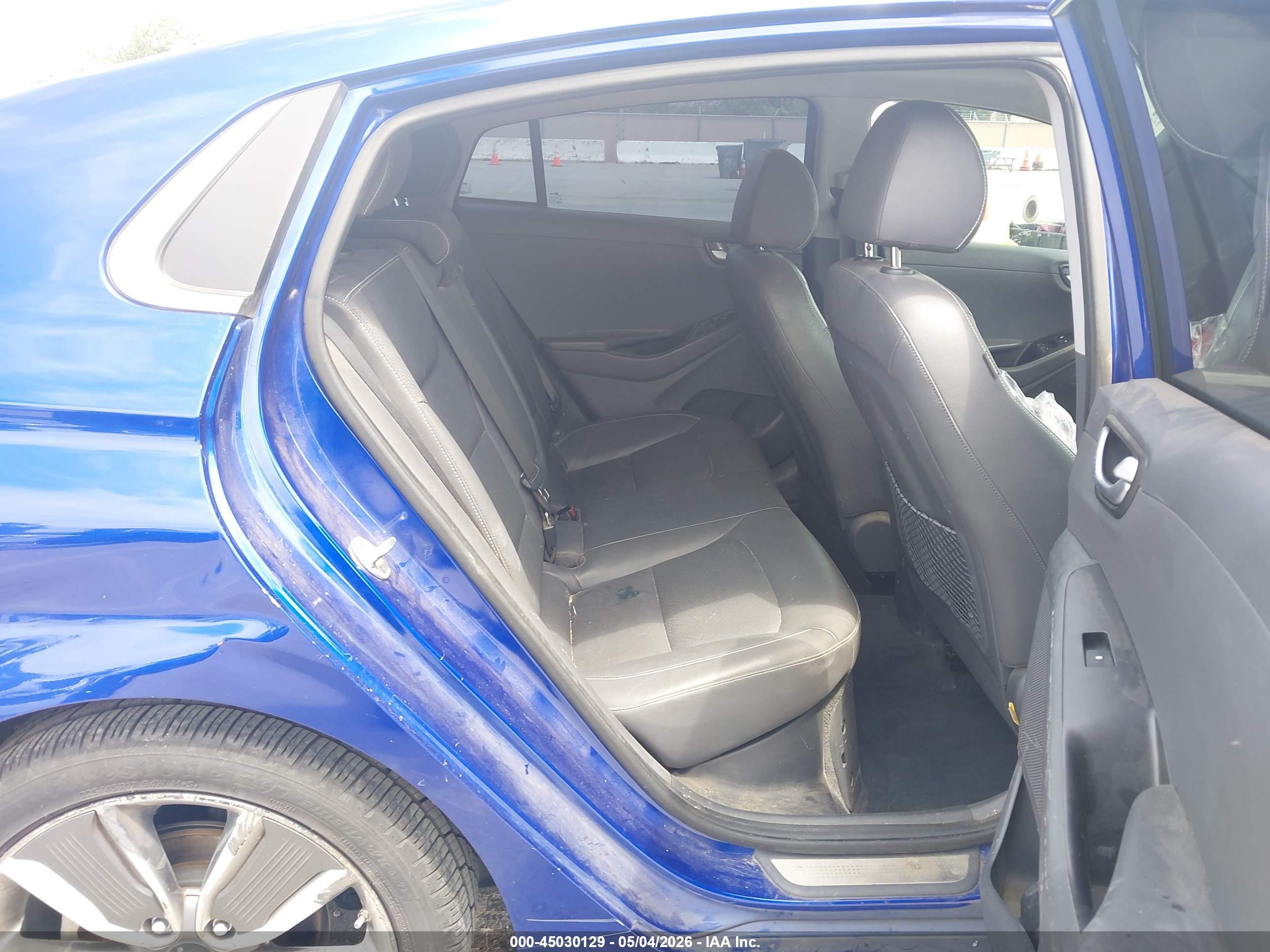 HYUNDAI IONIQ image 8