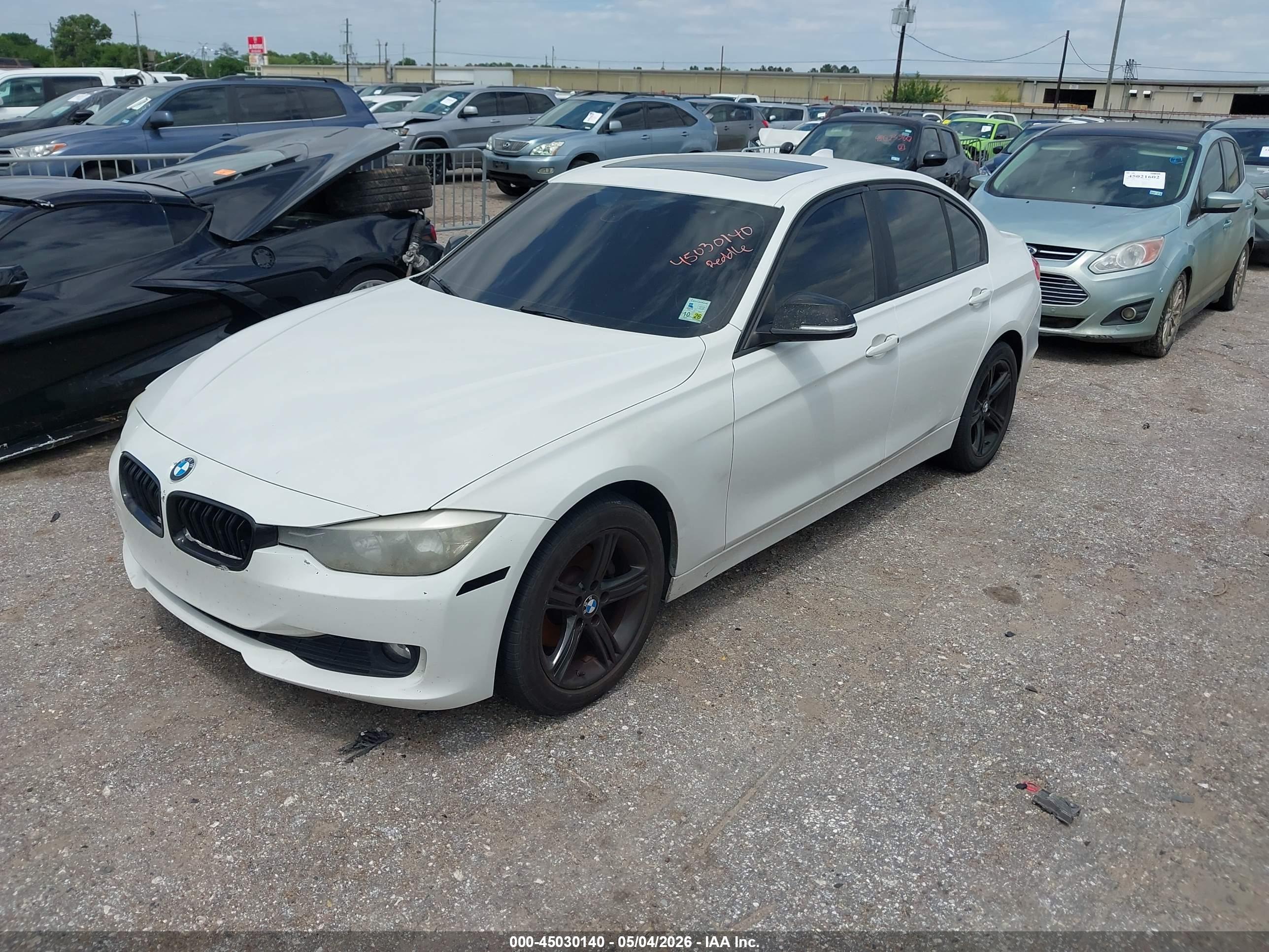 BMW 320I image 2