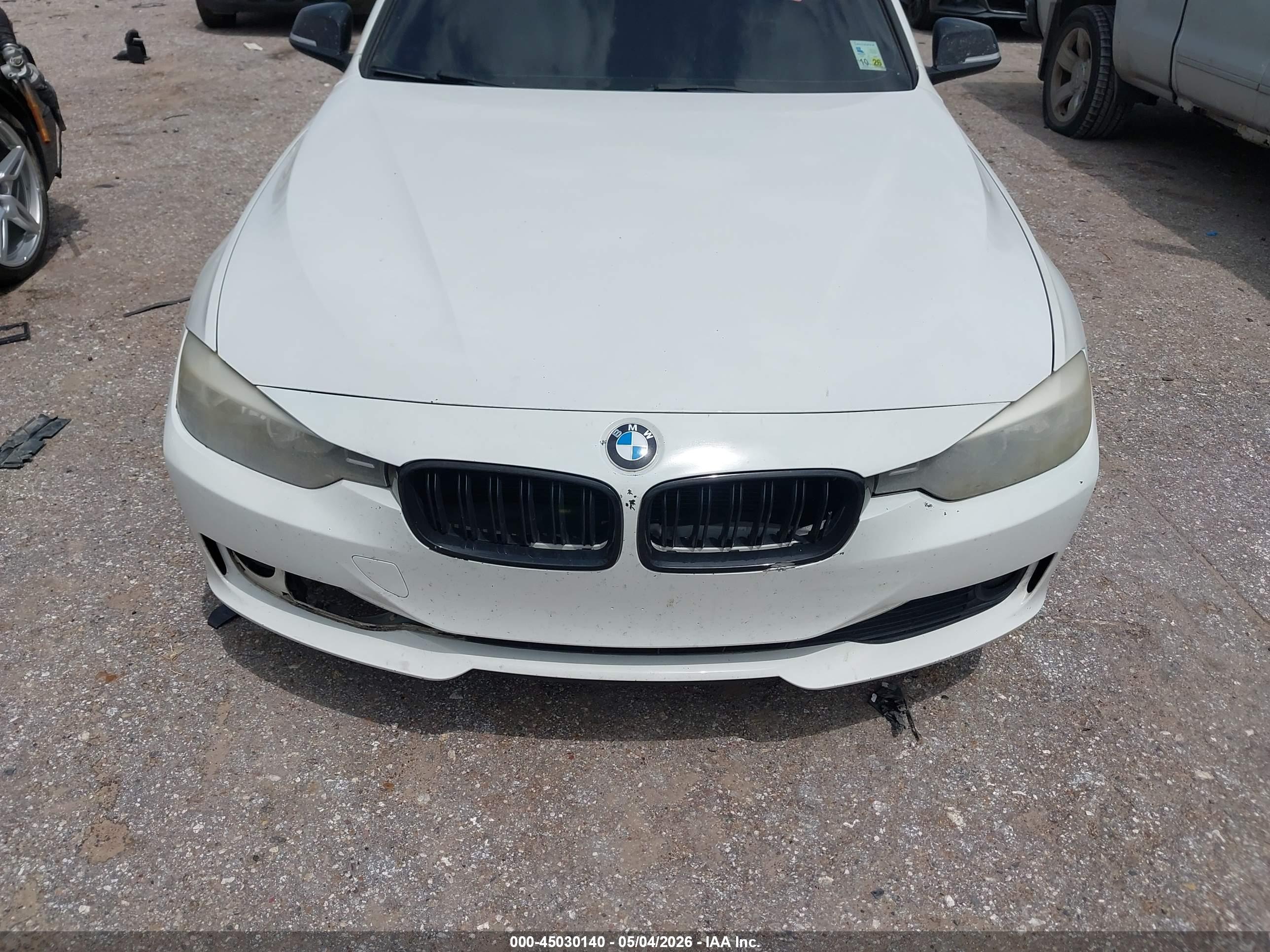 BMW 320I image 6
