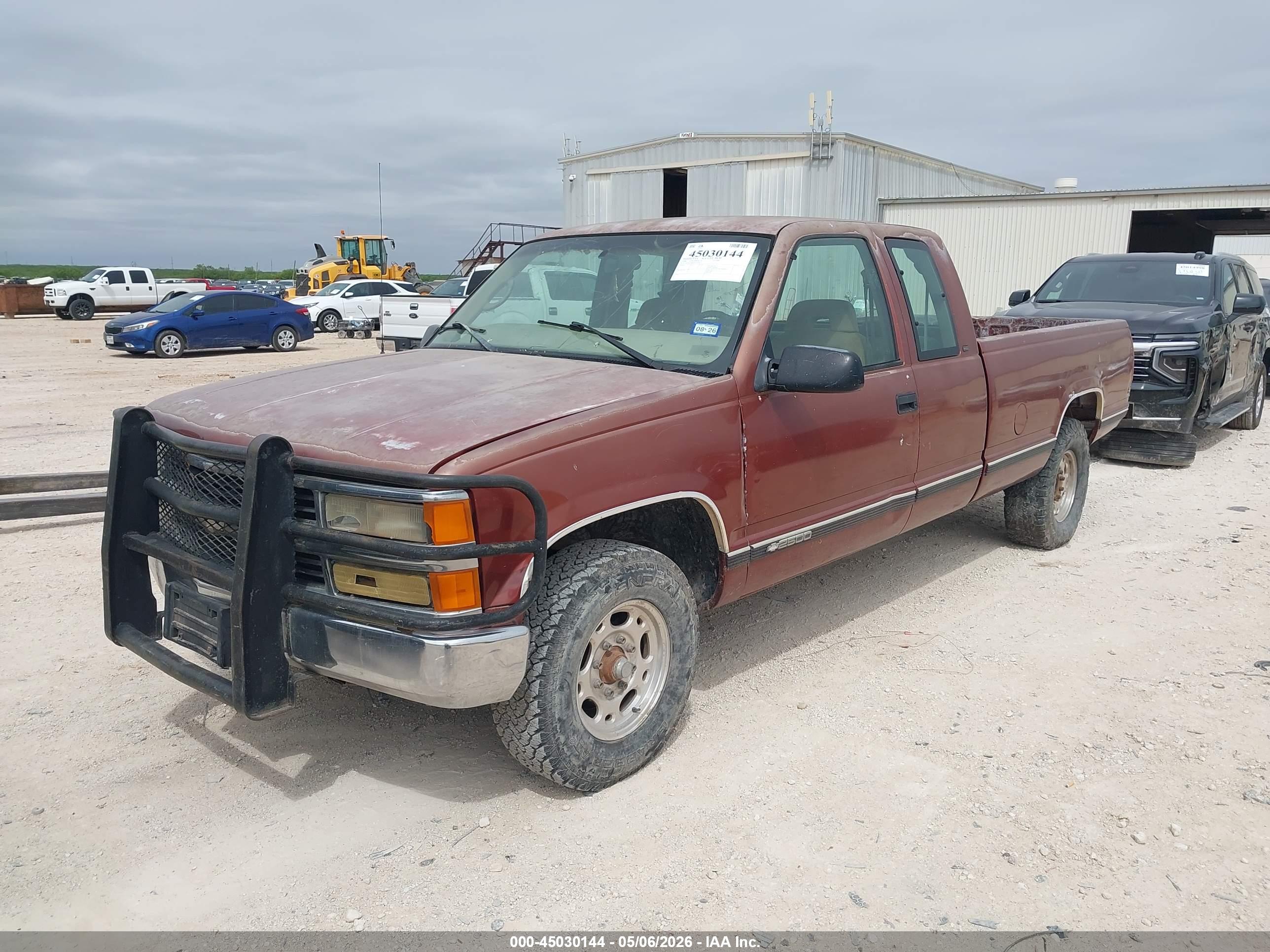 CHEVROLET C2500 image 2