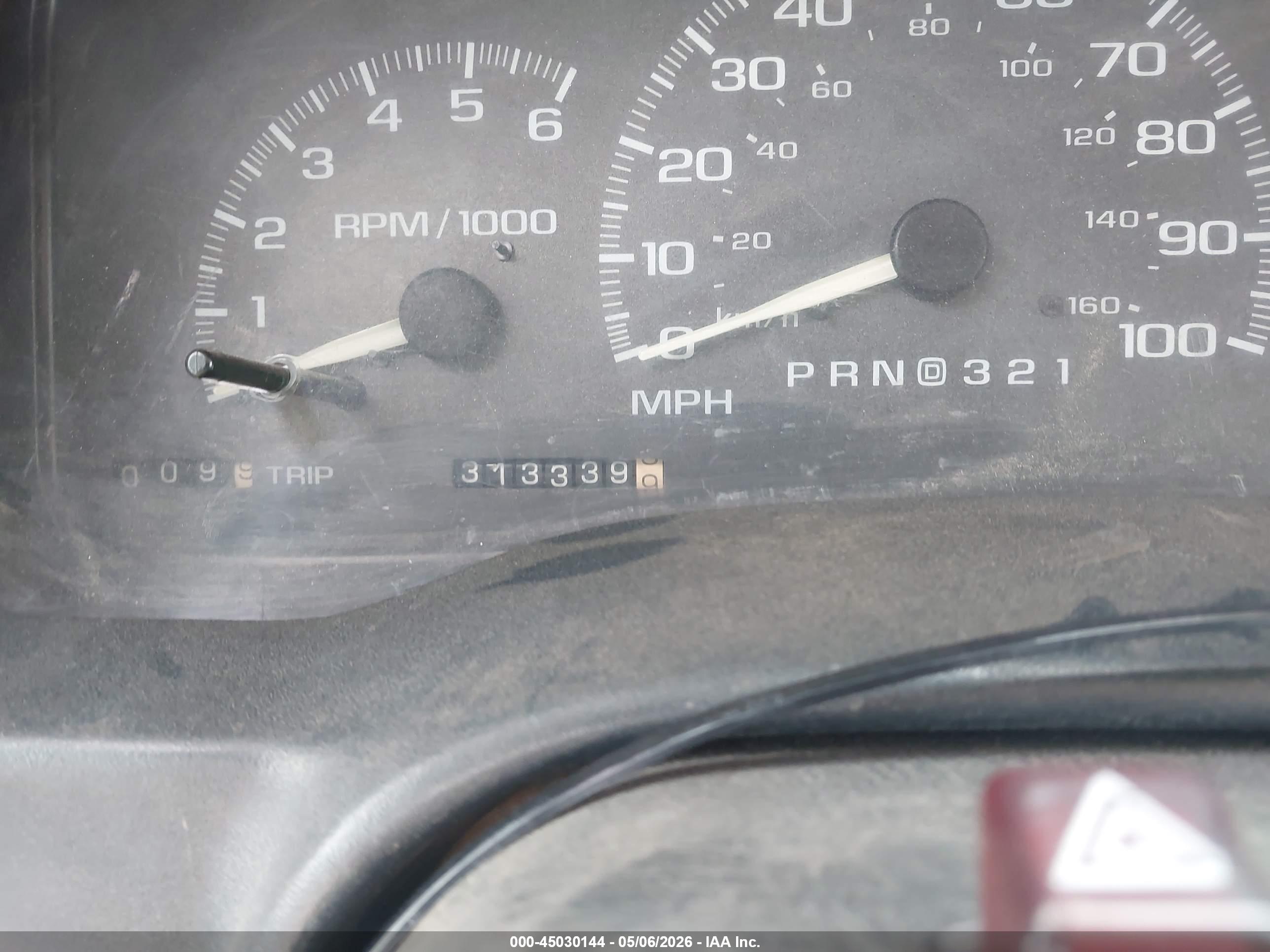 CHEVROLET C2500 image 7