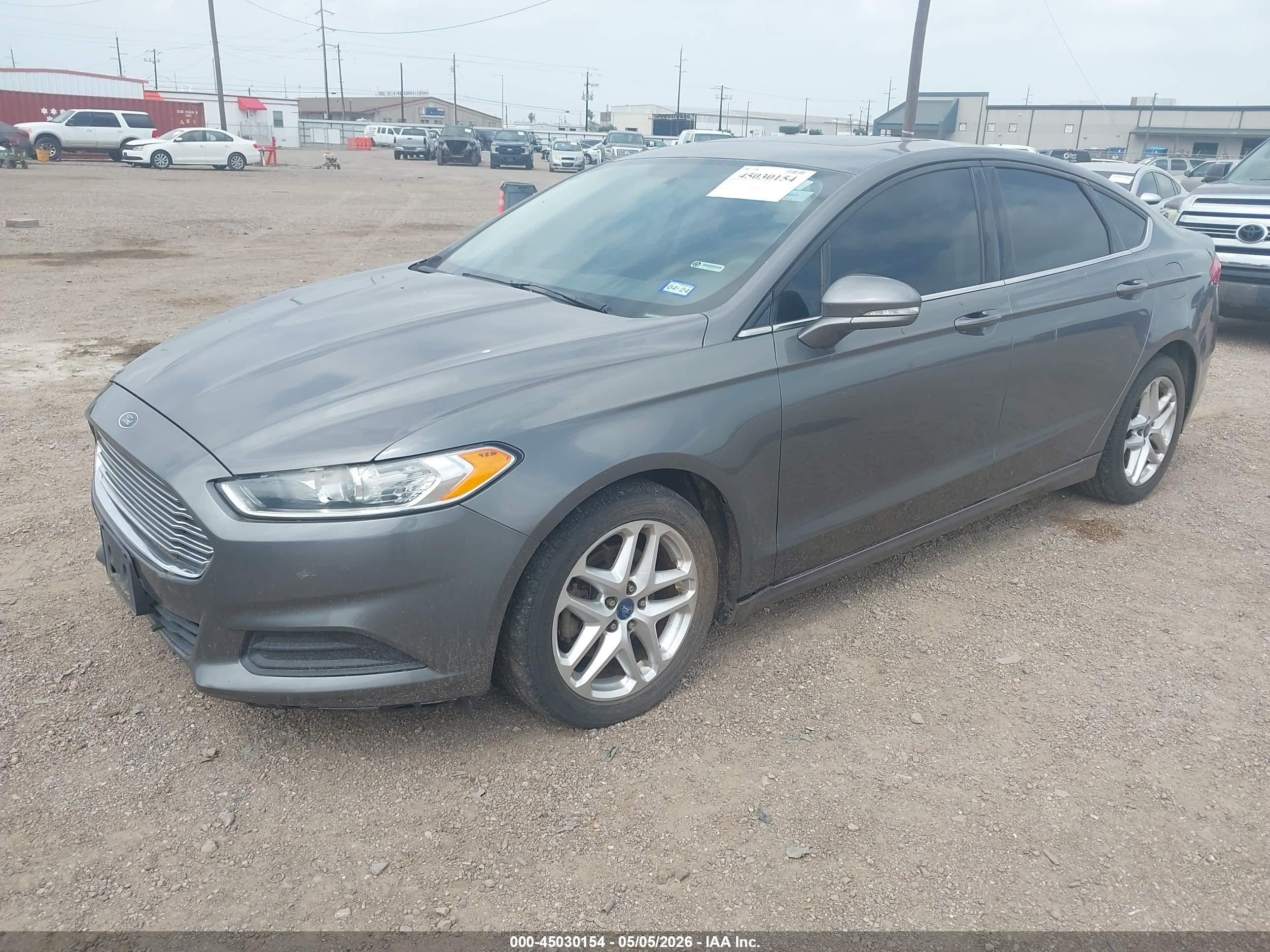 FORD FUSION image 2
