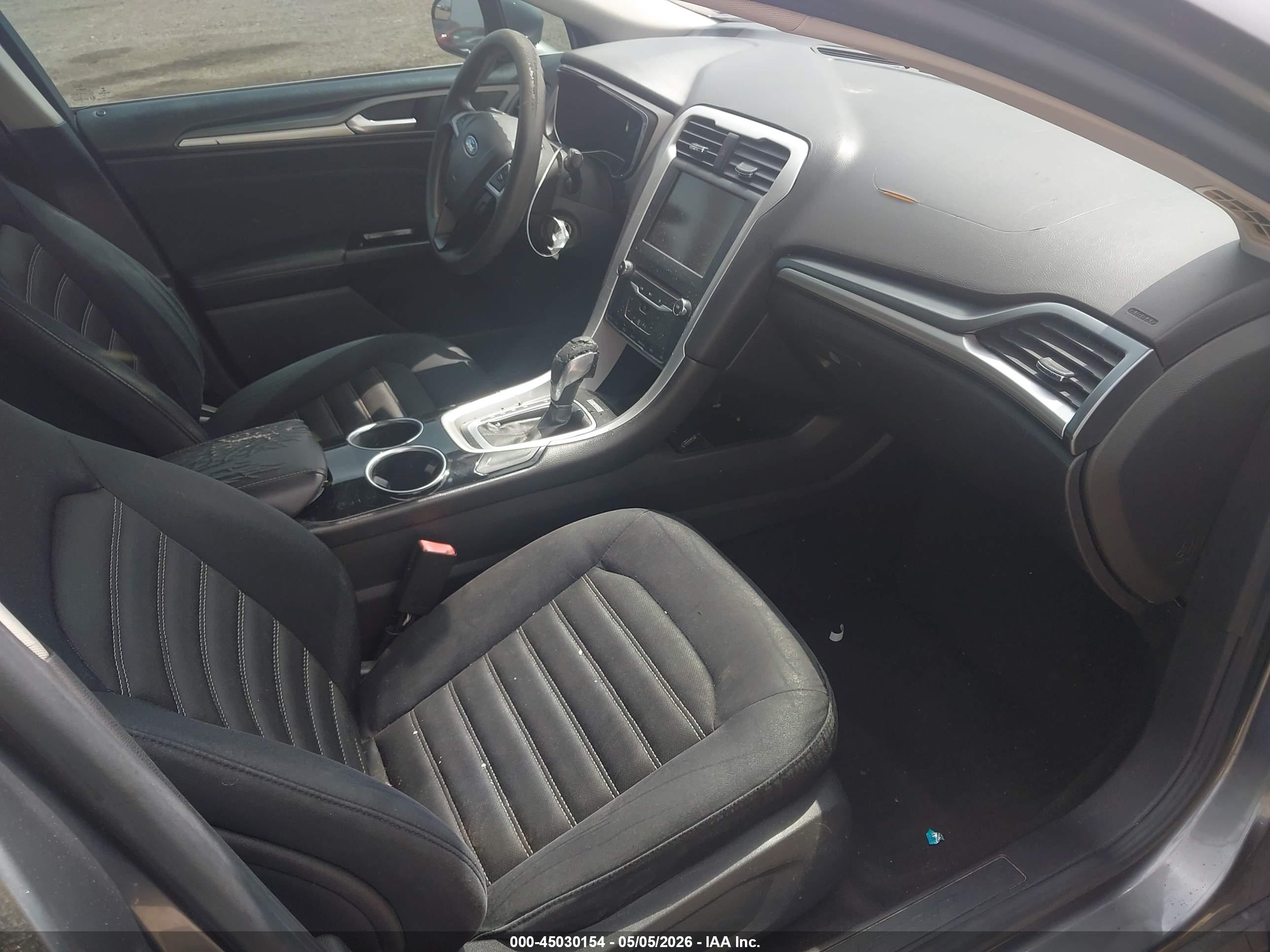 FORD FUSION image 5