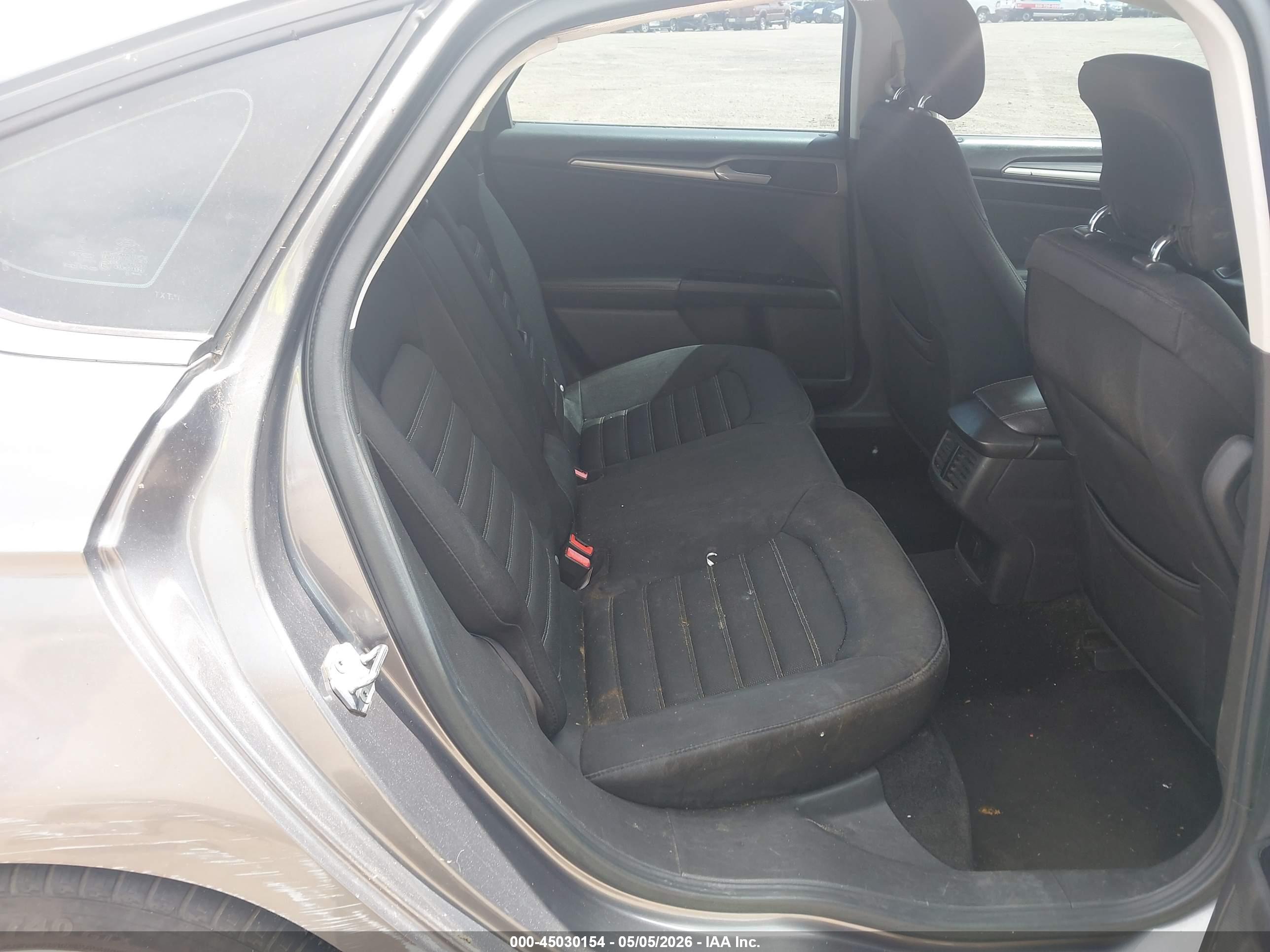 FORD FUSION image 8