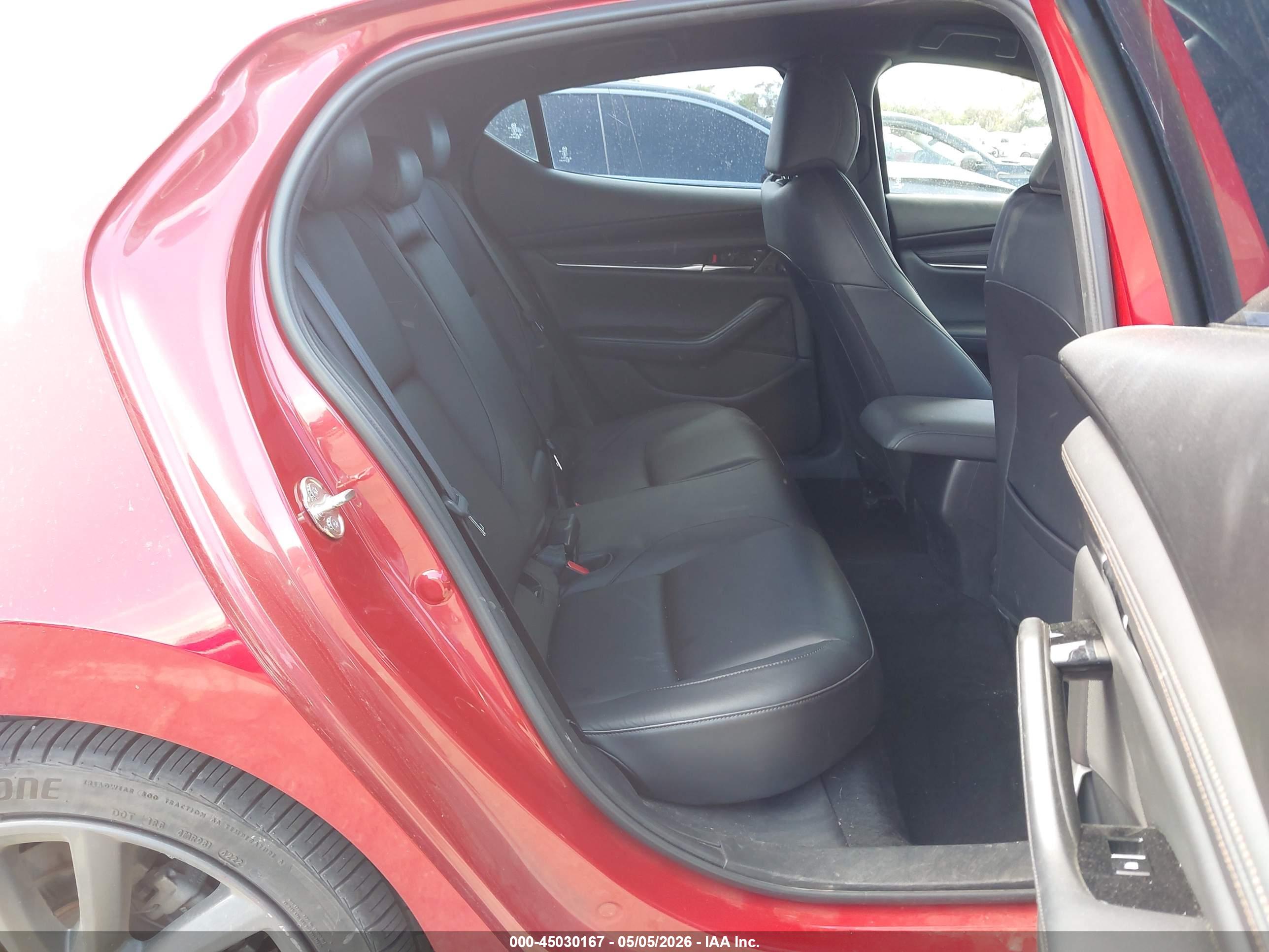 MAZDA MAZDA3 image 8