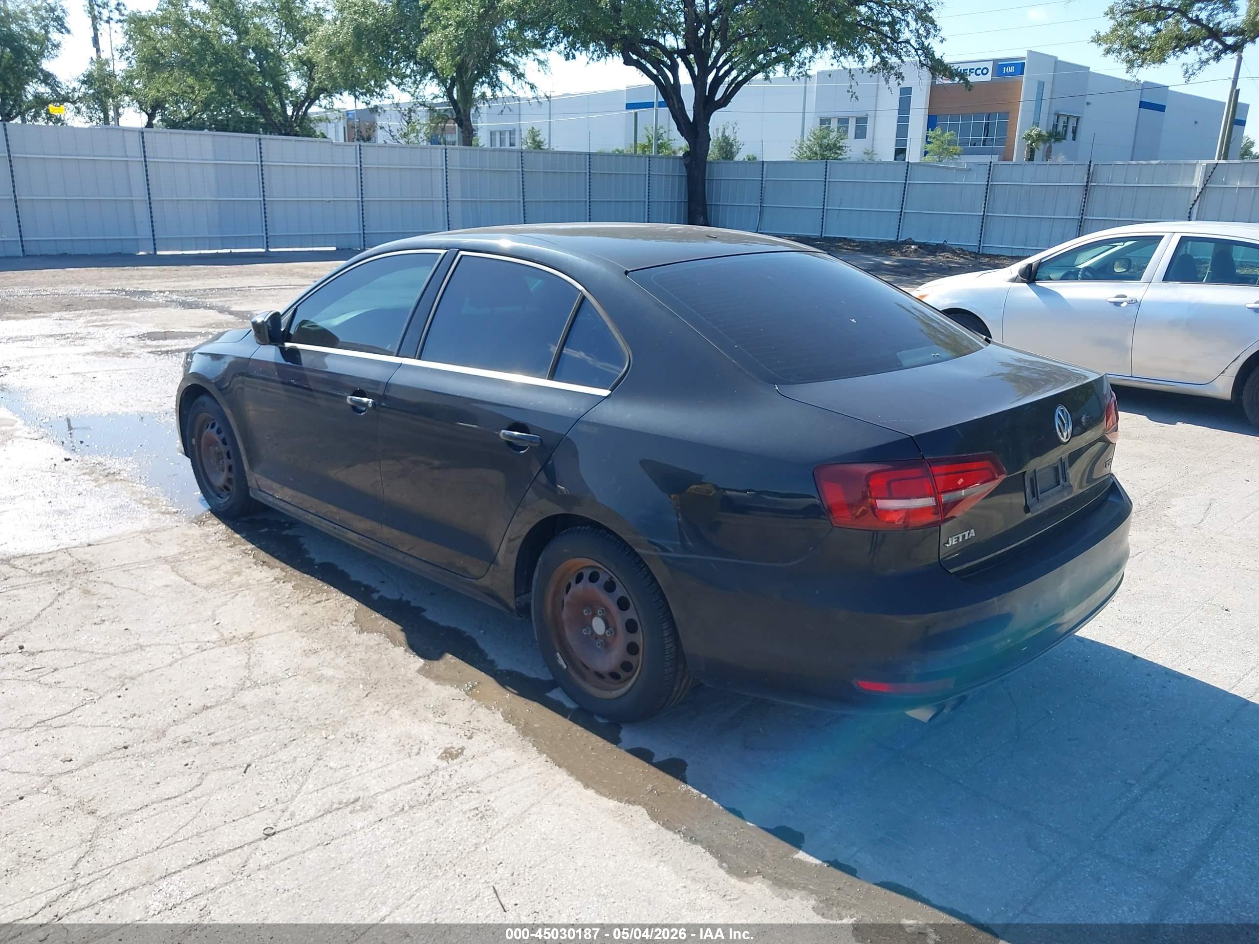 VOLKSWAGEN JETTA image 3