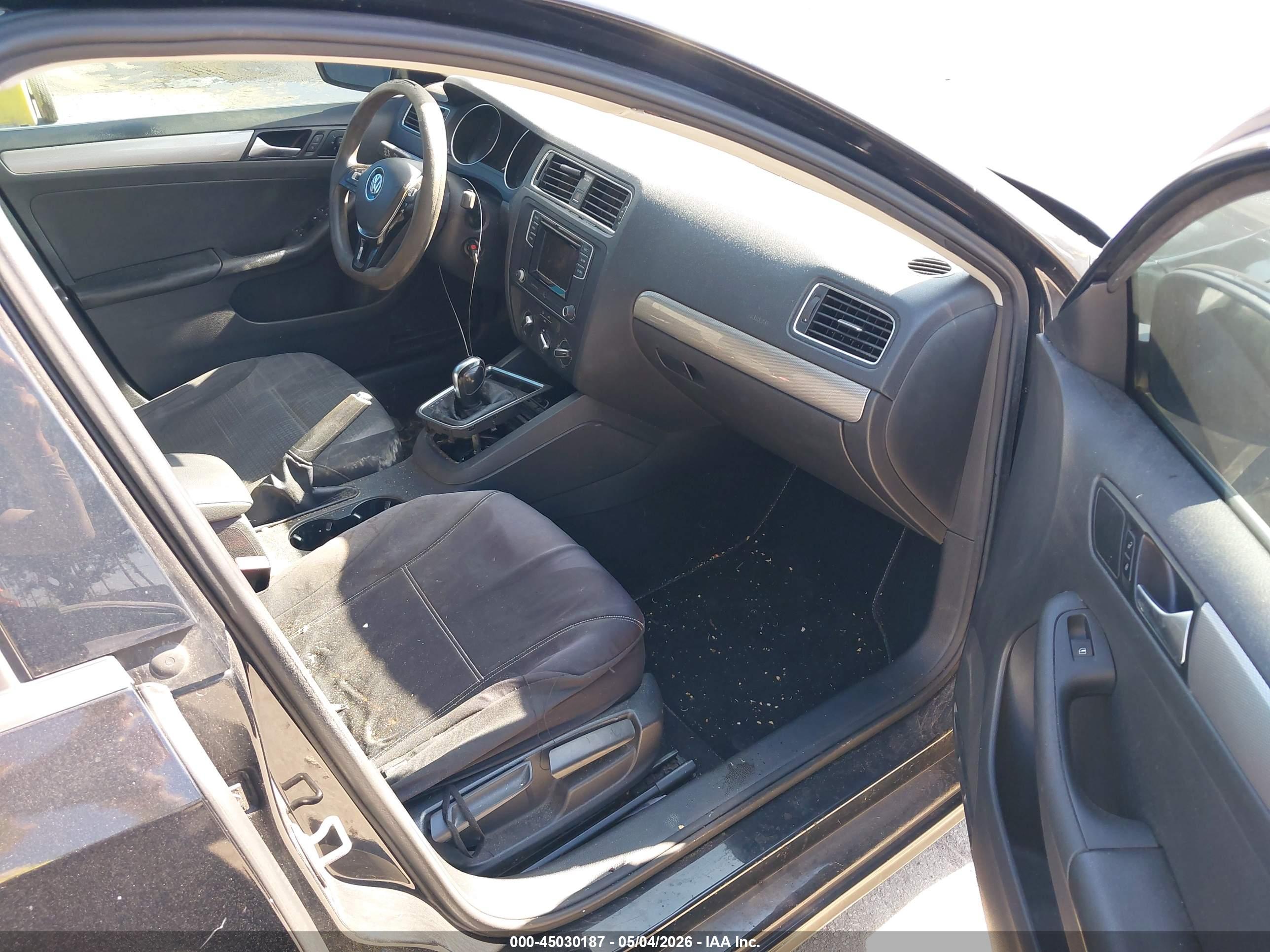 VOLKSWAGEN JETTA image 5