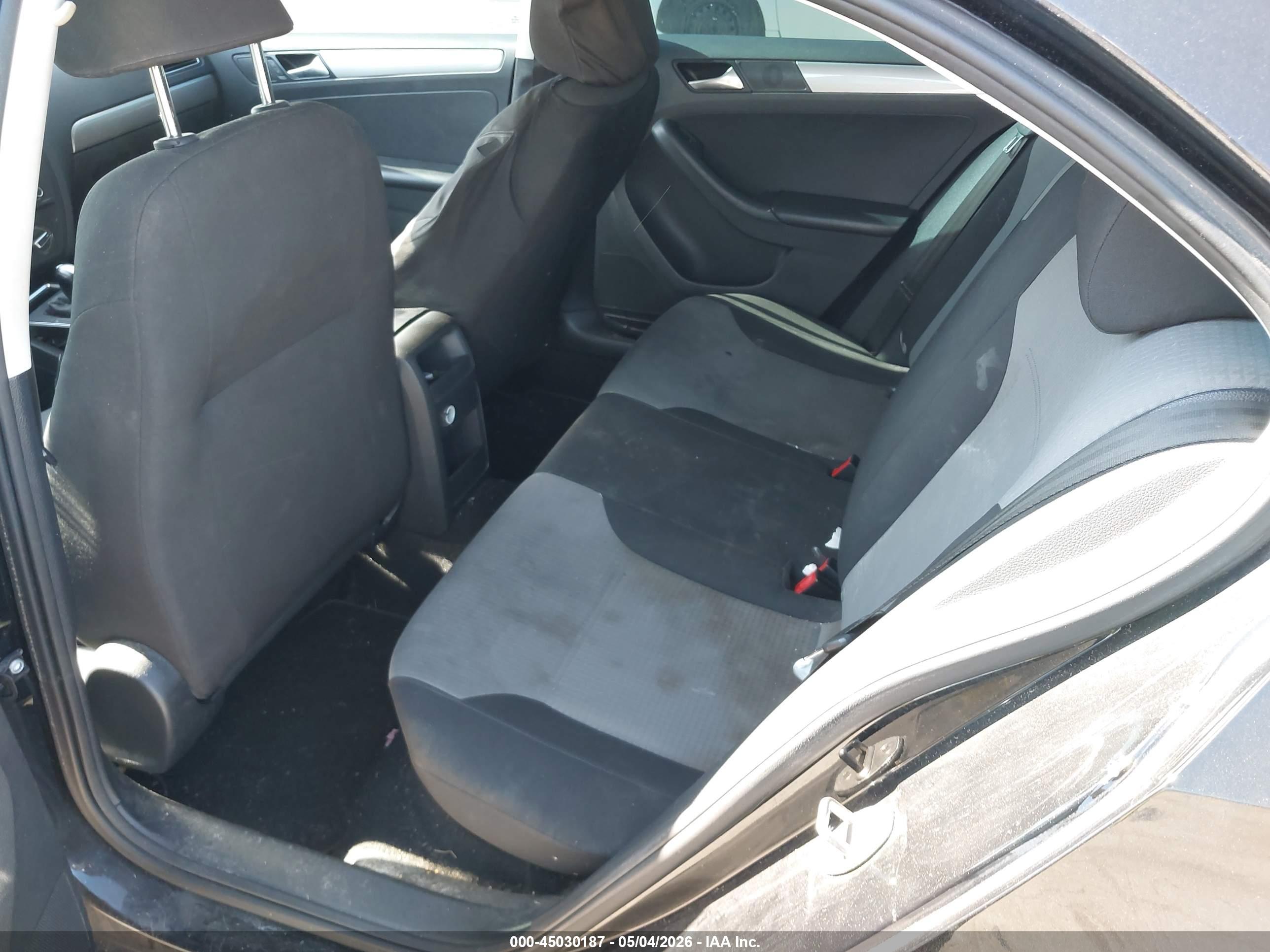 VOLKSWAGEN JETTA image 8