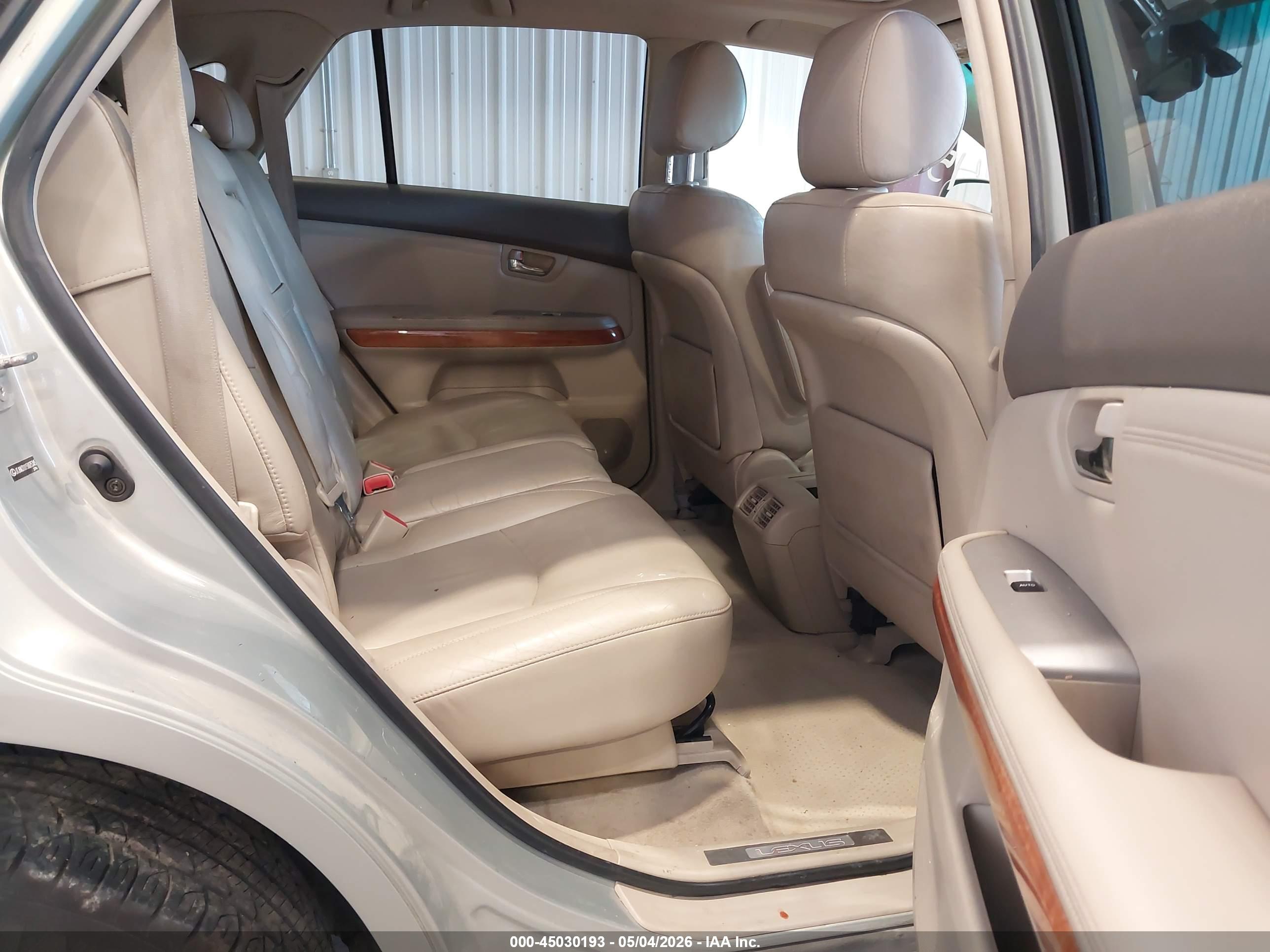 LEXUS RX image 8