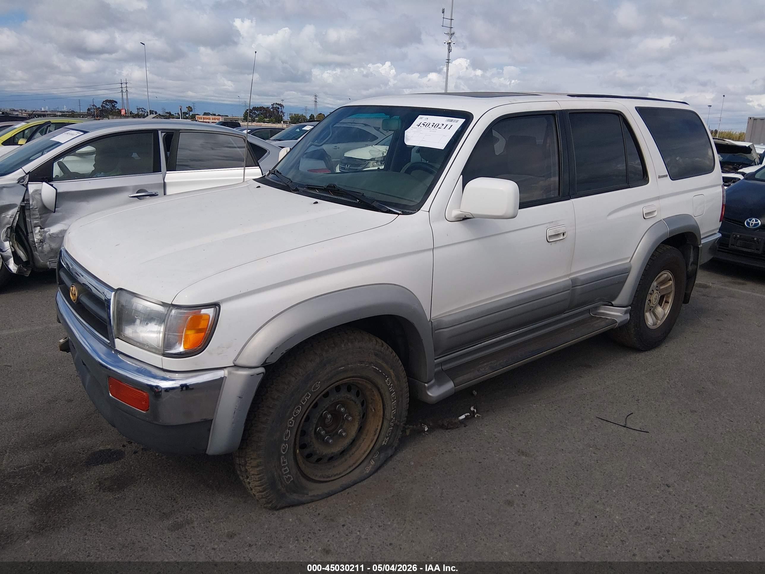 TOYOTA 4RUNNER image 2