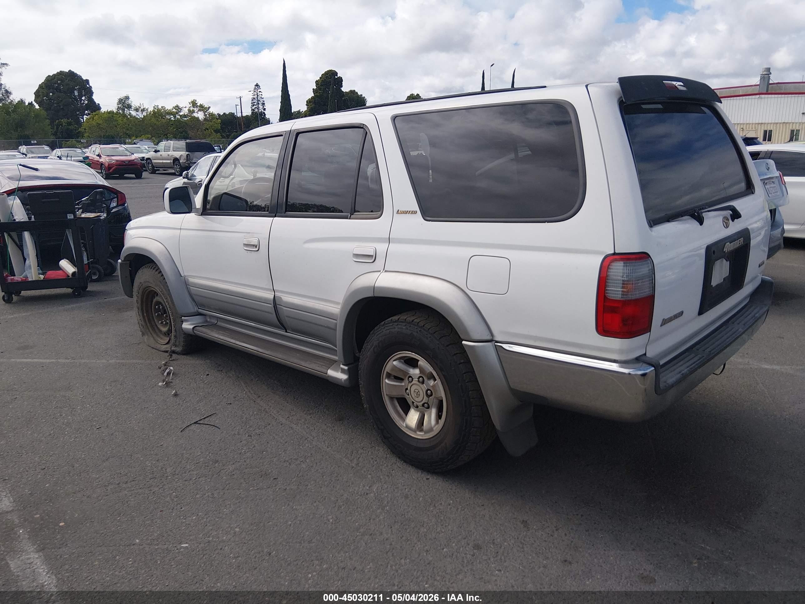 TOYOTA 4RUNNER image 3