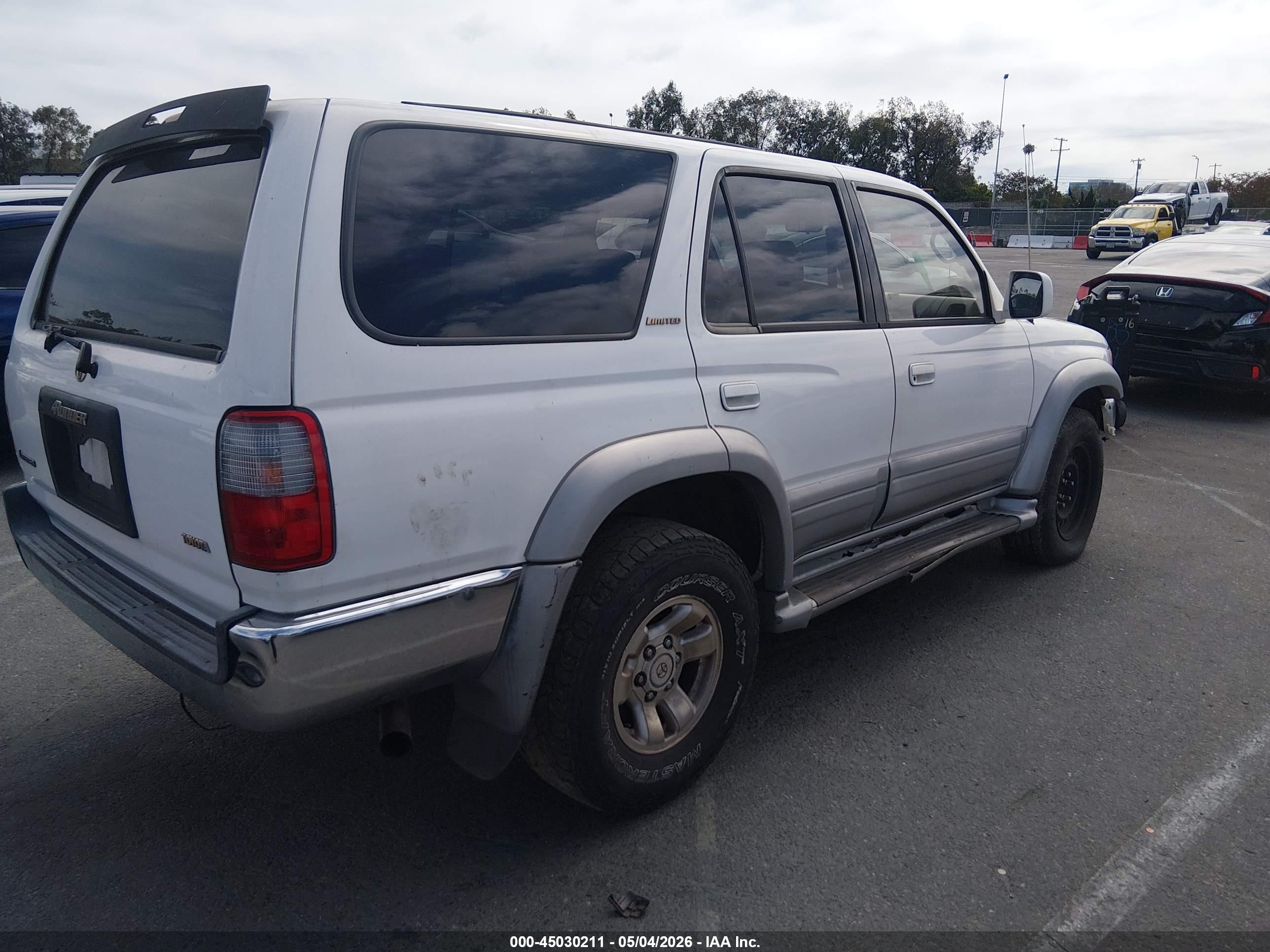 TOYOTA 4RUNNER image 4