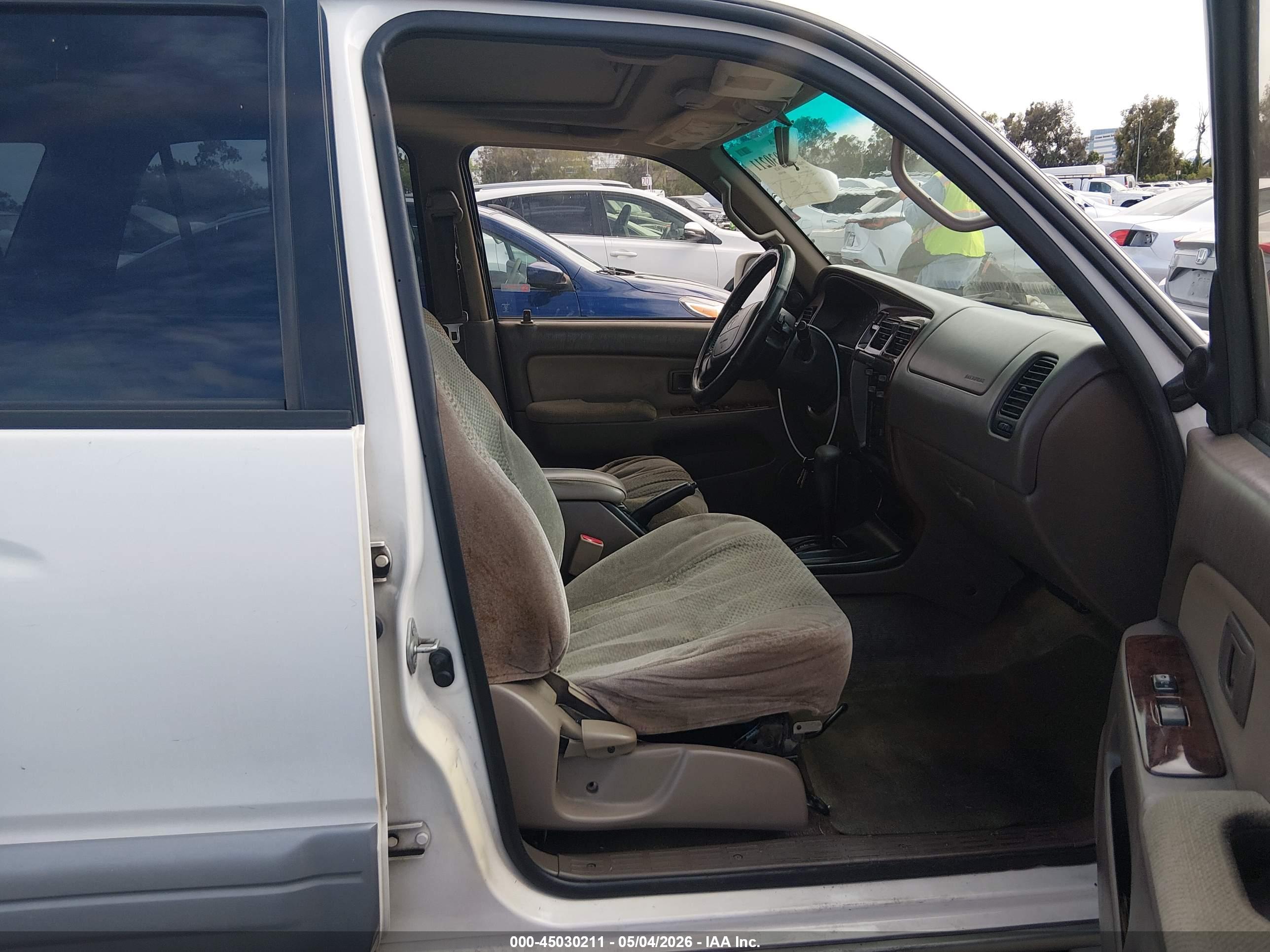 TOYOTA 4RUNNER image 5