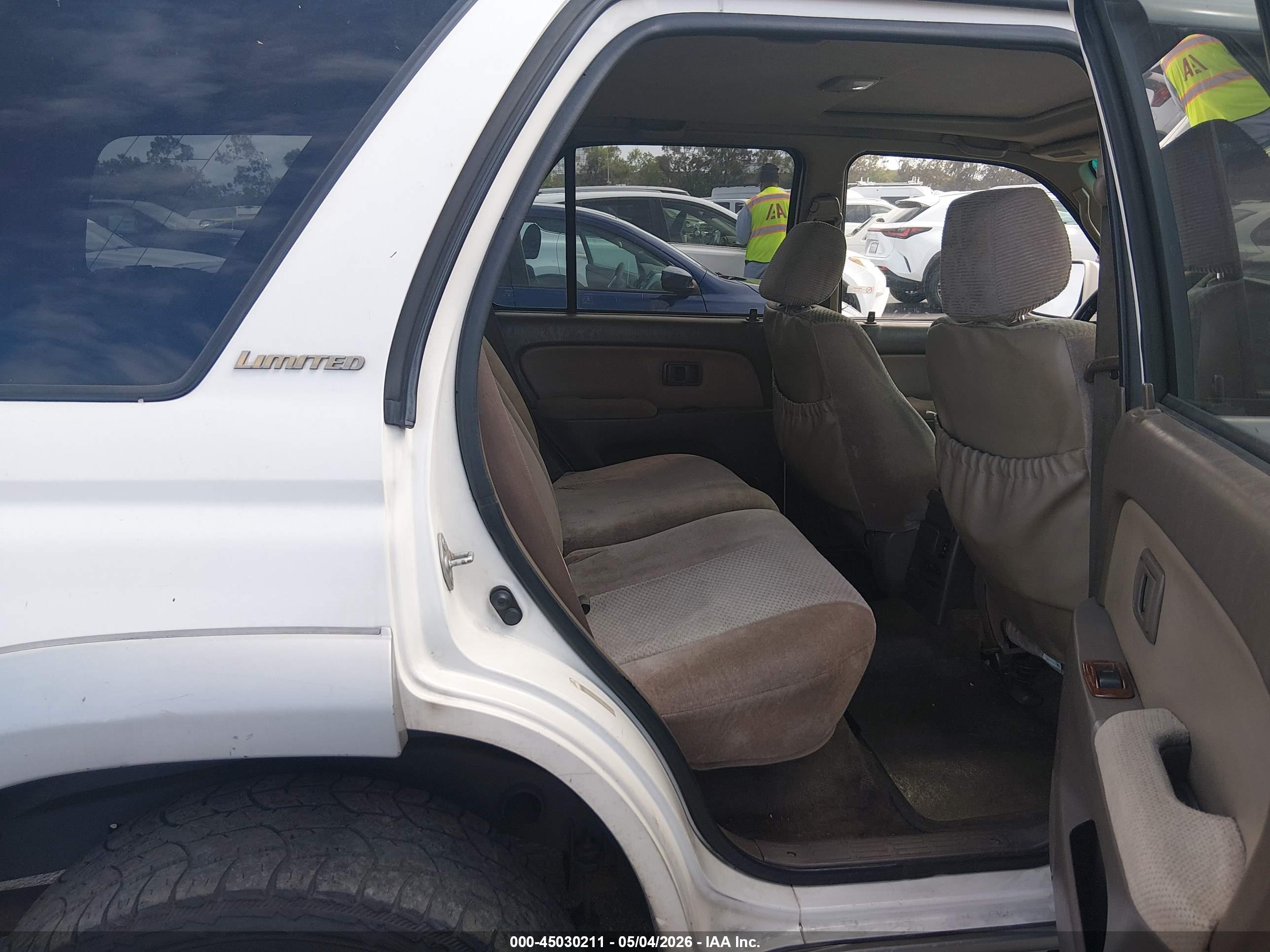 TOYOTA 4RUNNER image 8