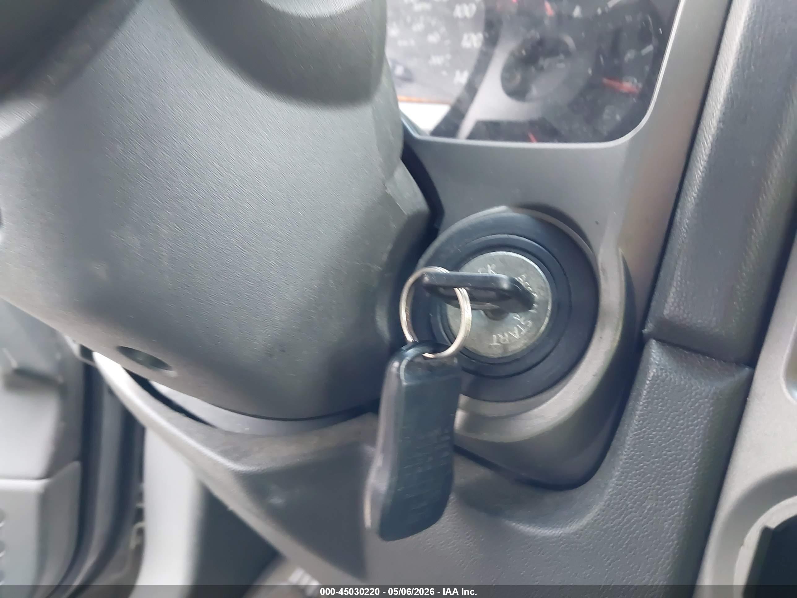 NISSAN TITAN image 11