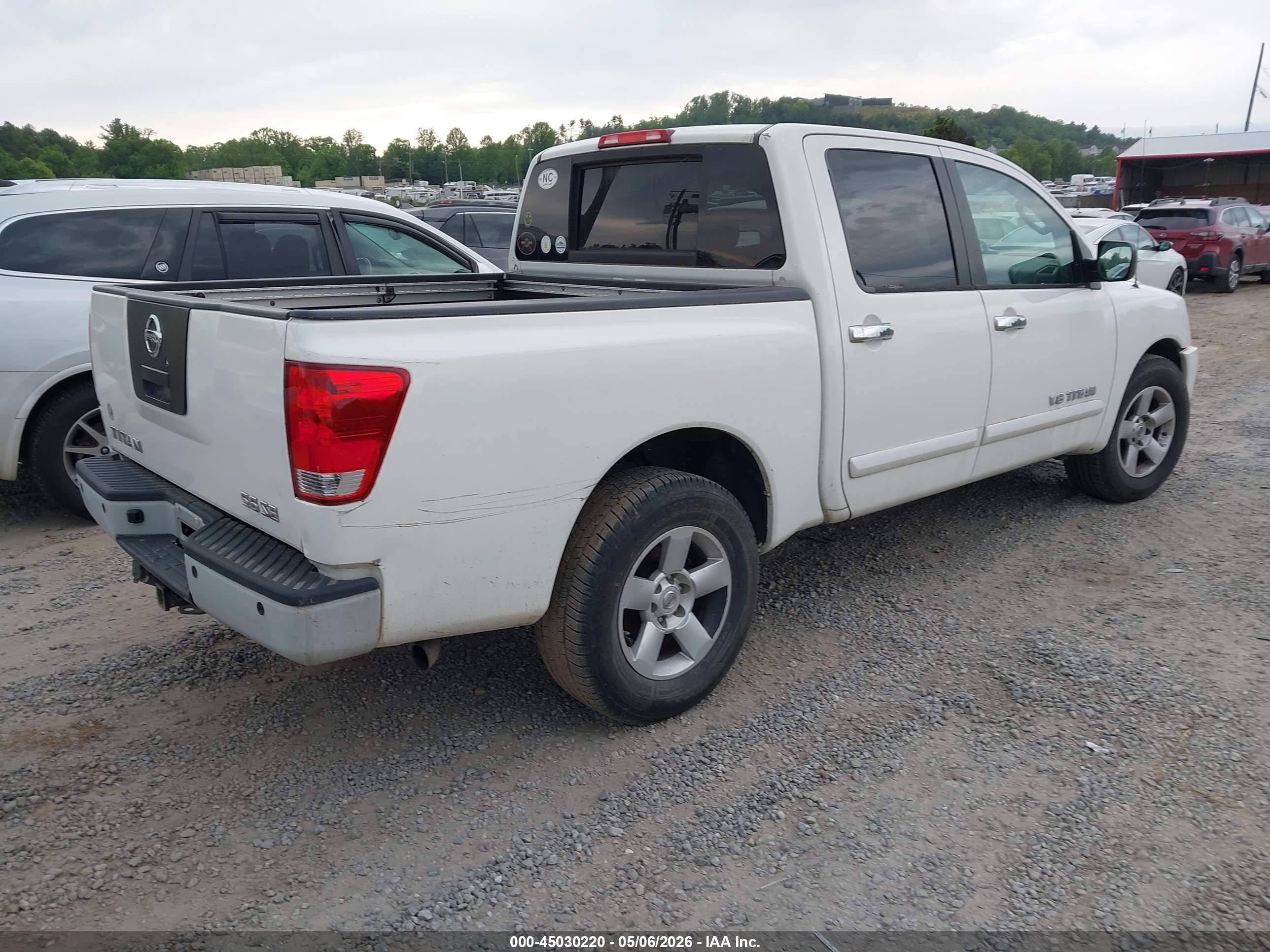 NISSAN TITAN image 4