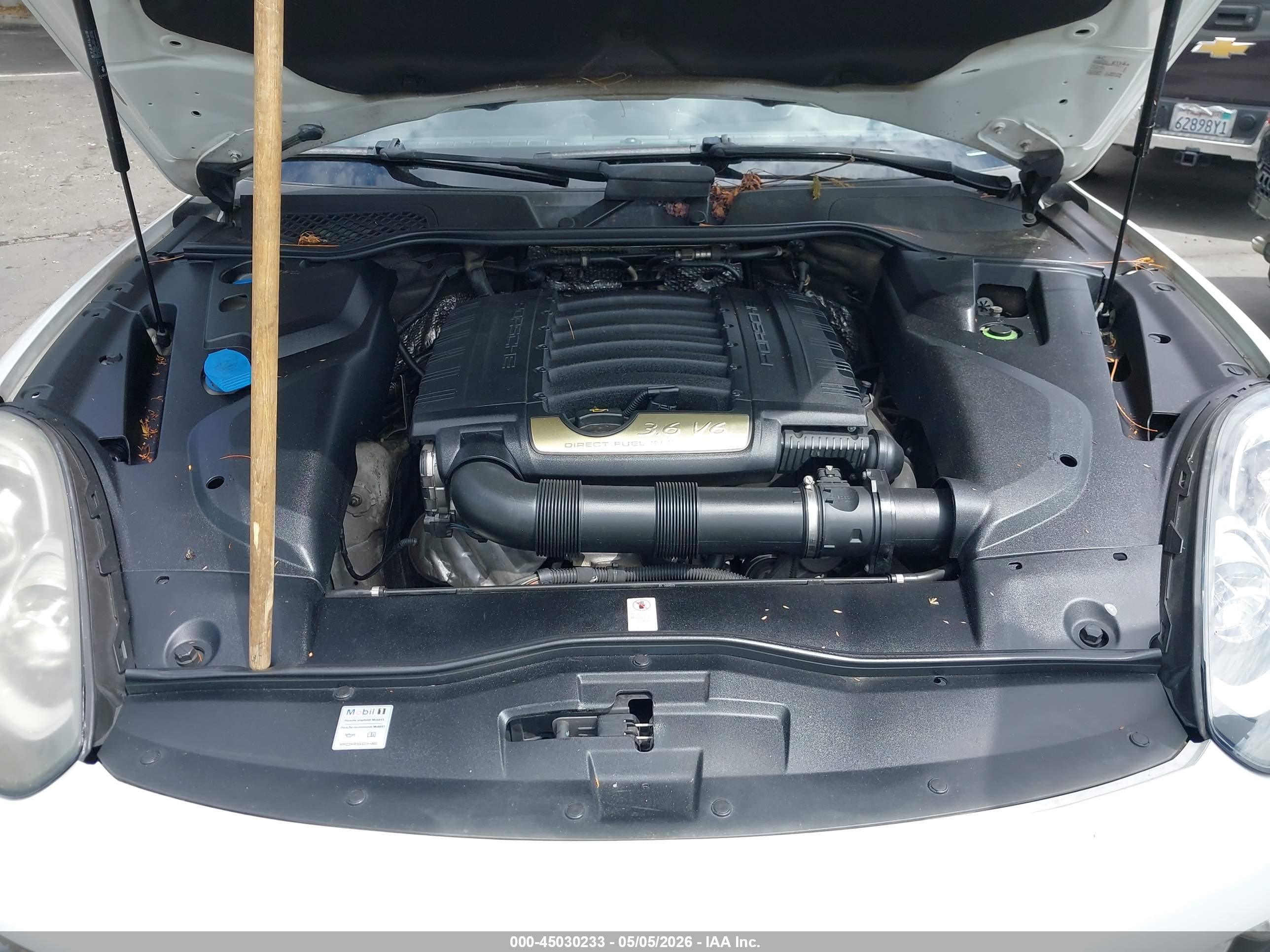 PORSCHE CAYENNE image 10