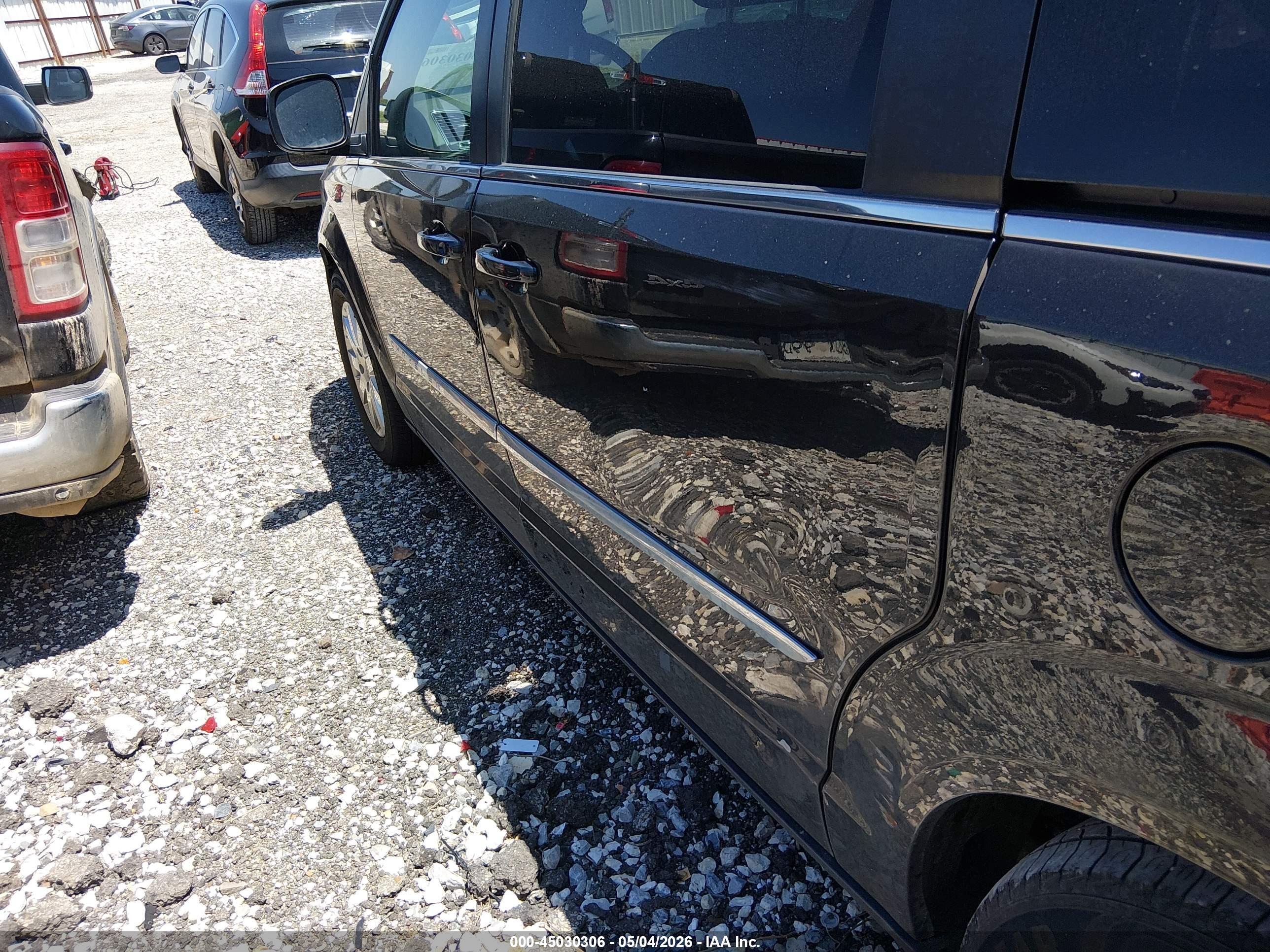 CHRYSLER TOWN image 6