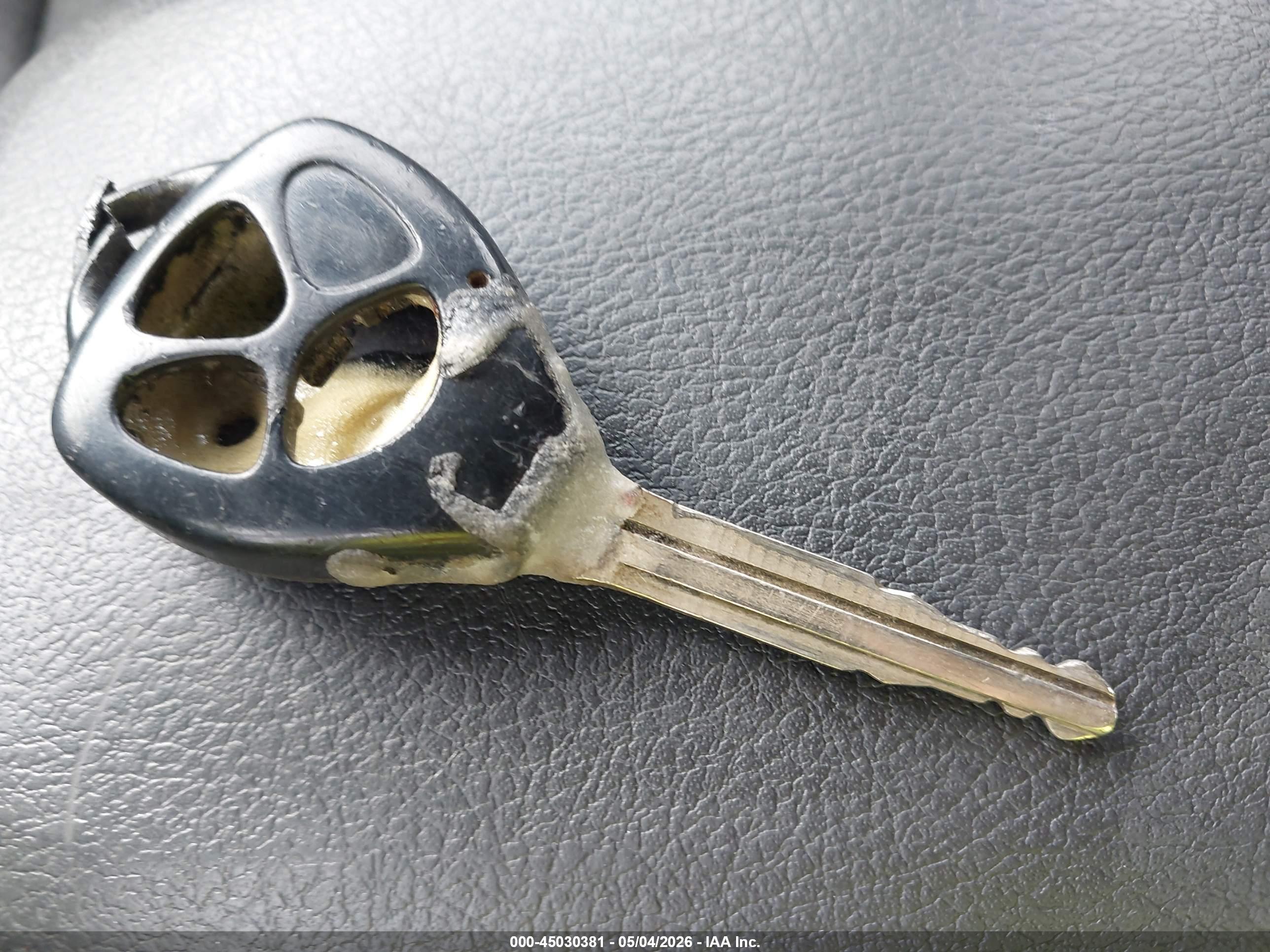 PONTIAC VIBE image 11