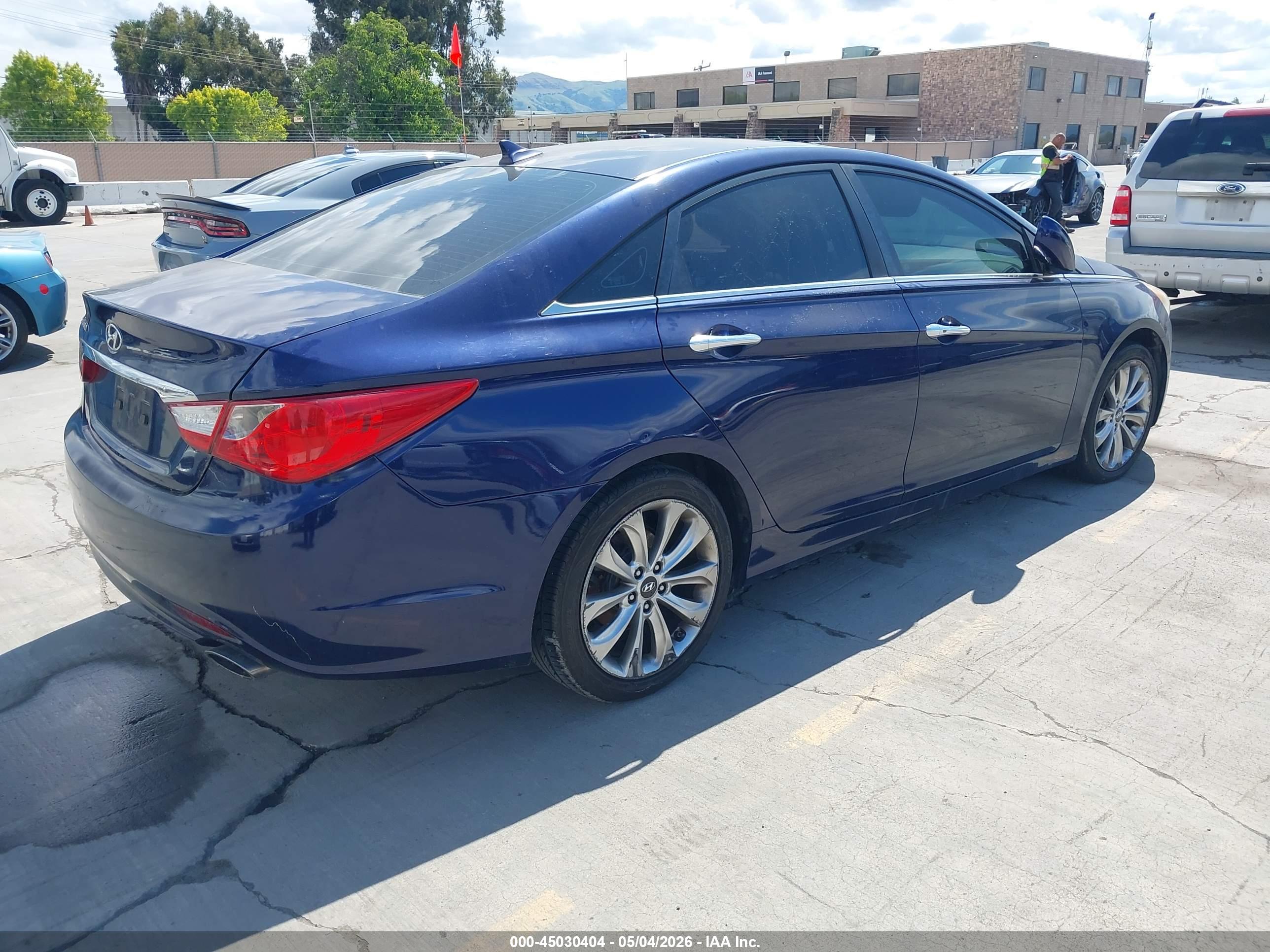 HYUNDAI SONATA image 4