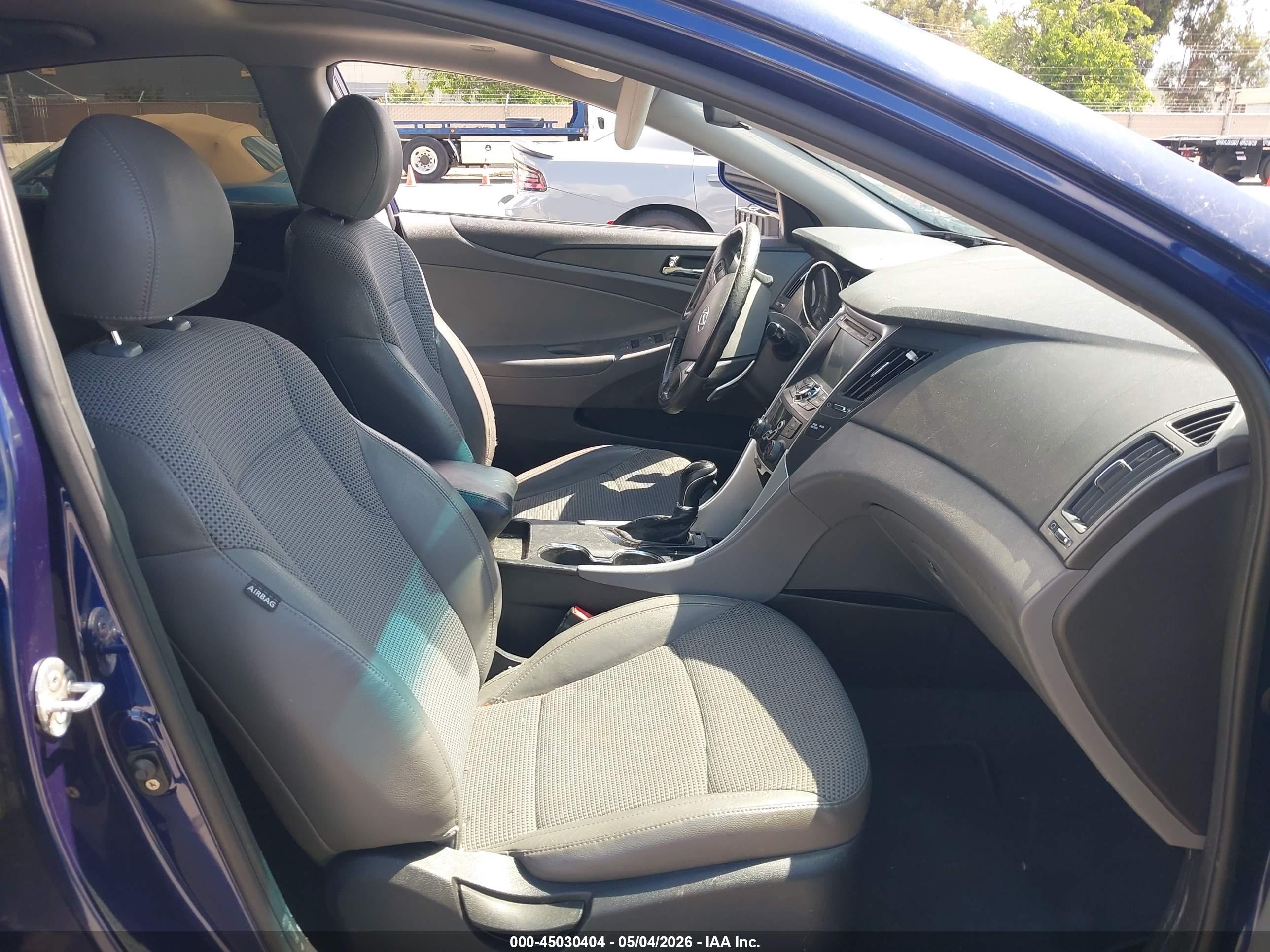 HYUNDAI SONATA image 5