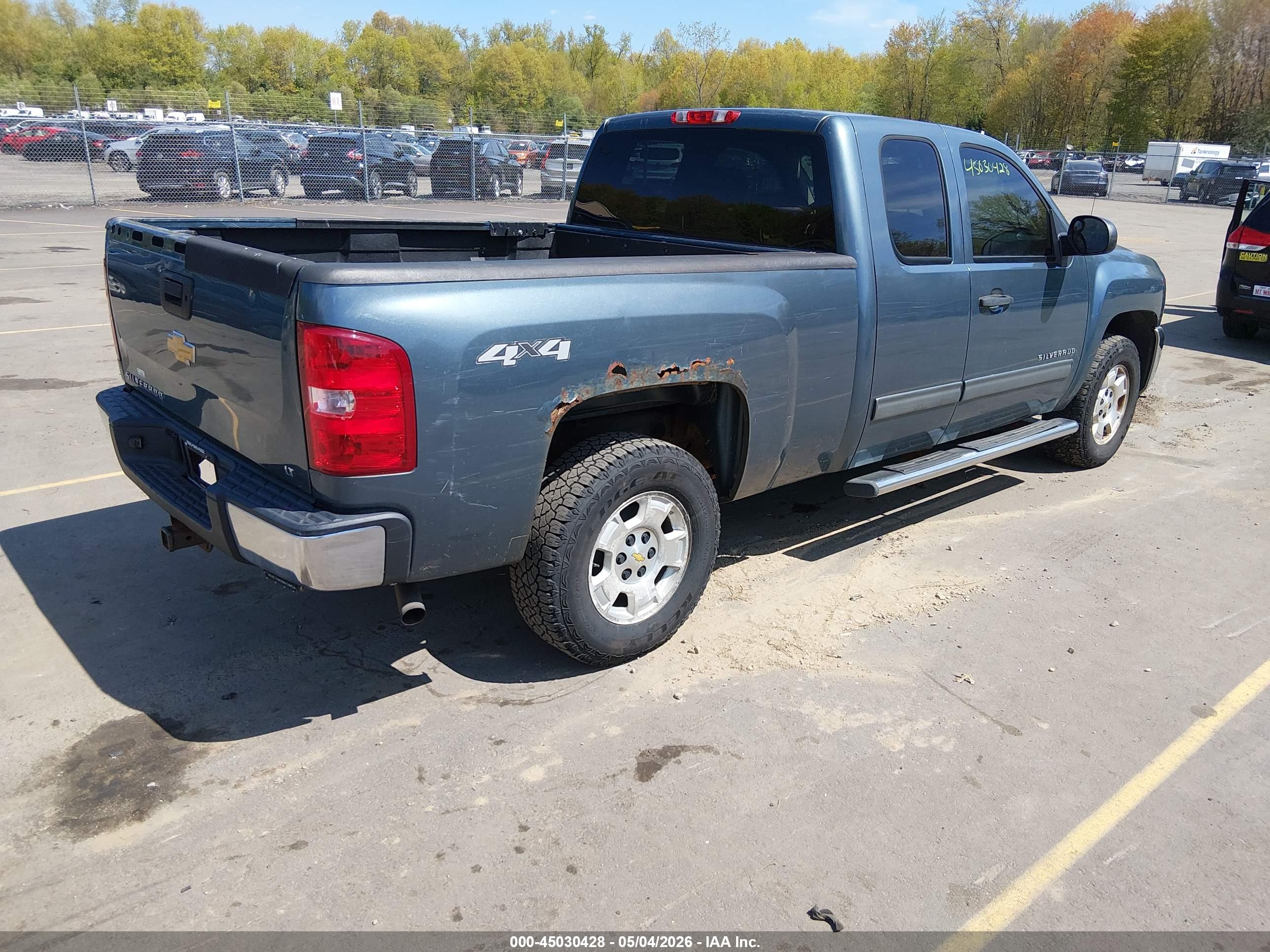 CHEVROLET SILVERADO image 4