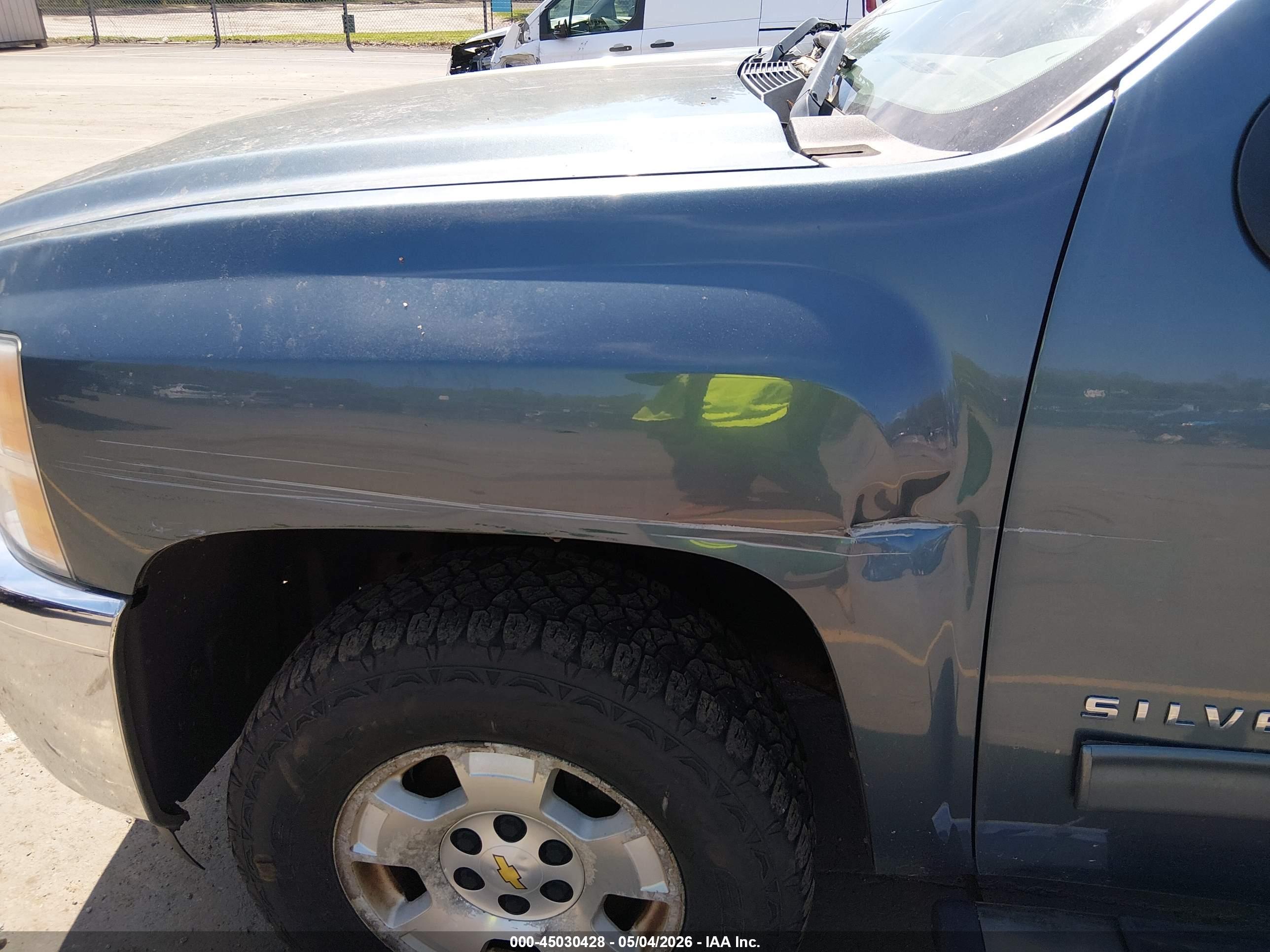 CHEVROLET SILVERADO image 6