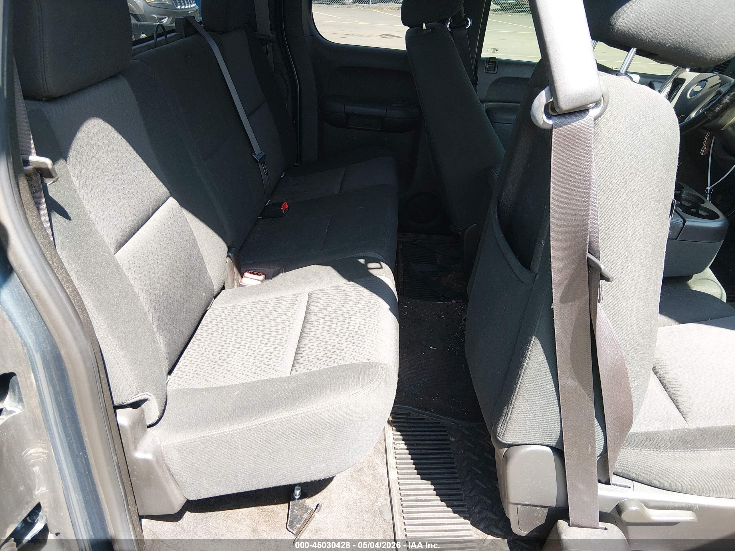 CHEVROLET SILVERADO image 8
