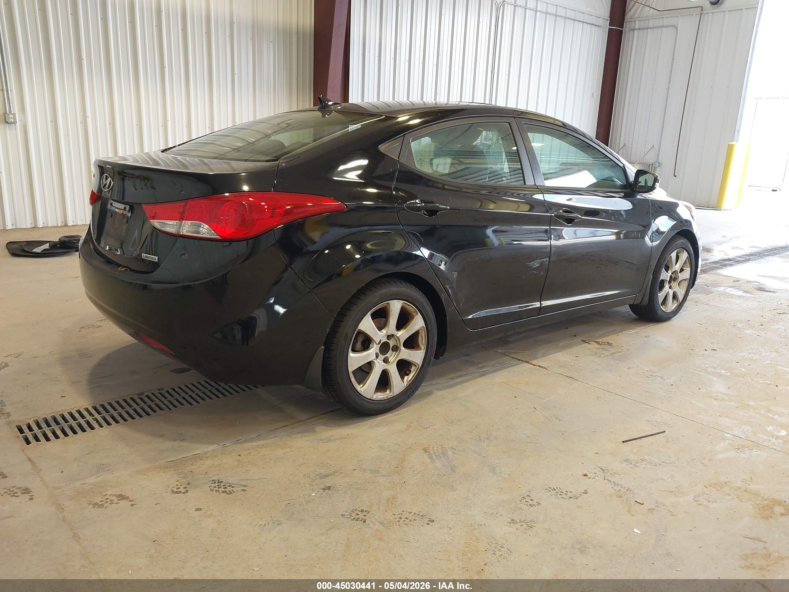 HYUNDAI ELANTRA image 4