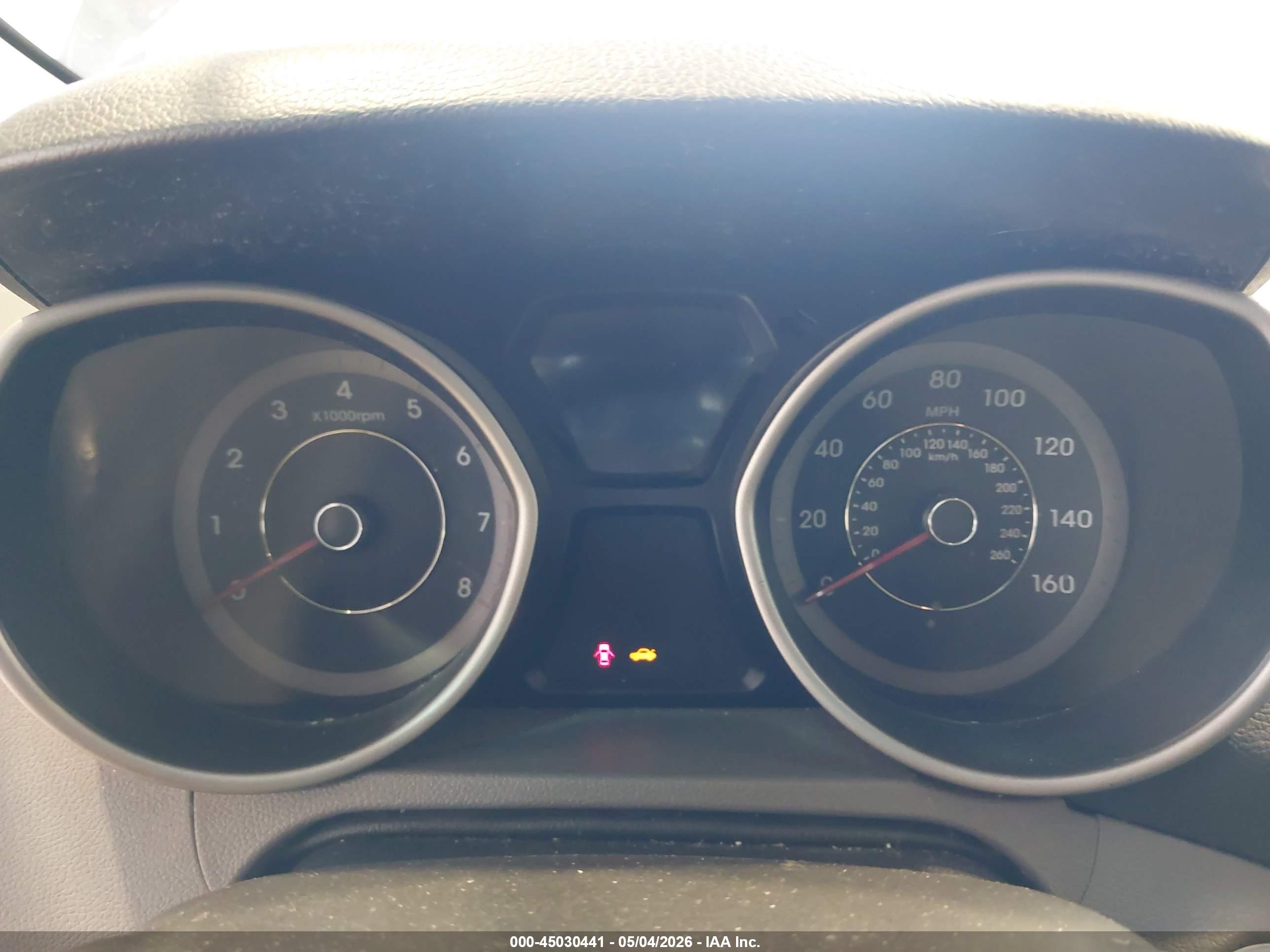 HYUNDAI ELANTRA image 7