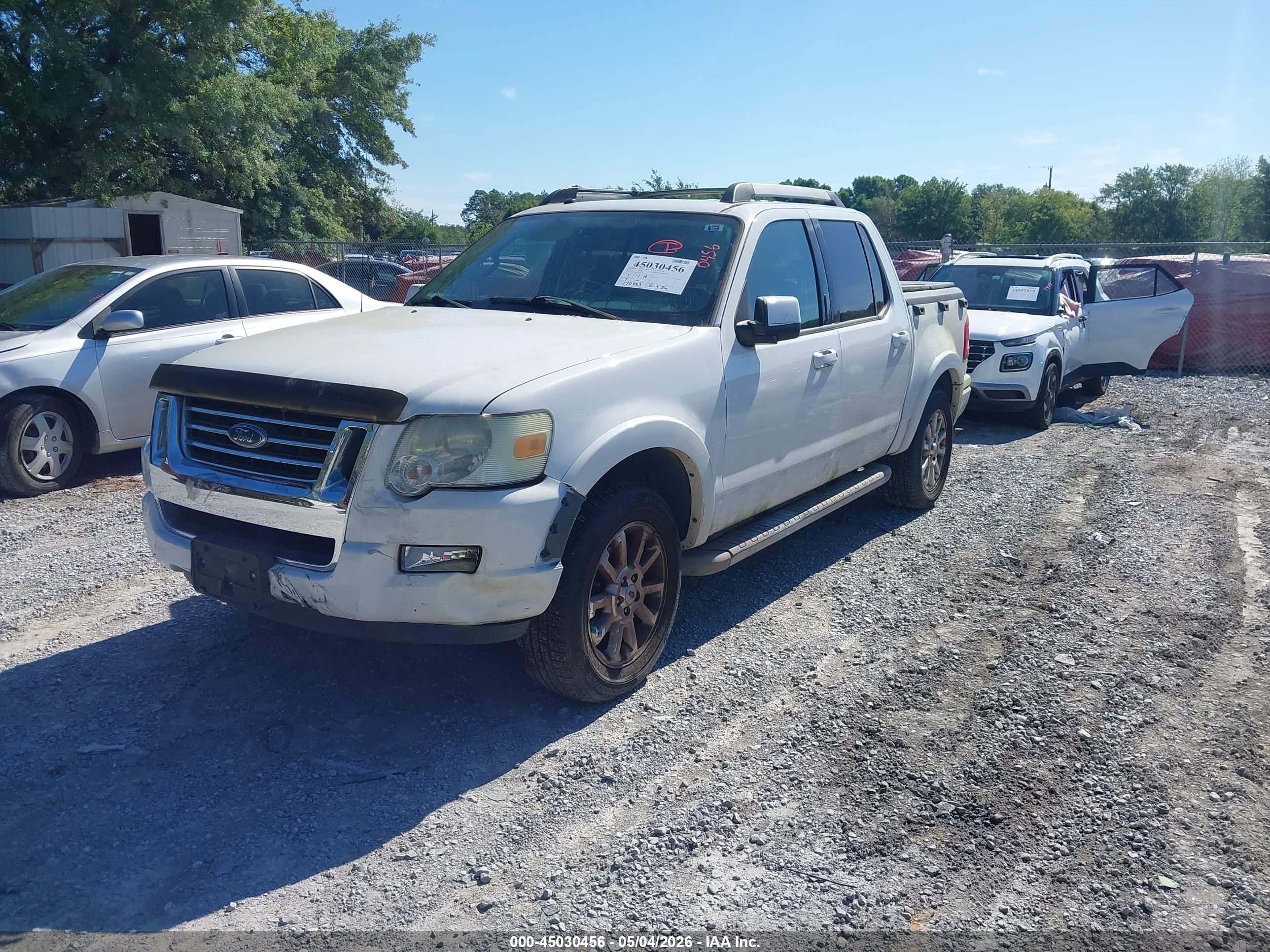 FORD EXPLORER image 2