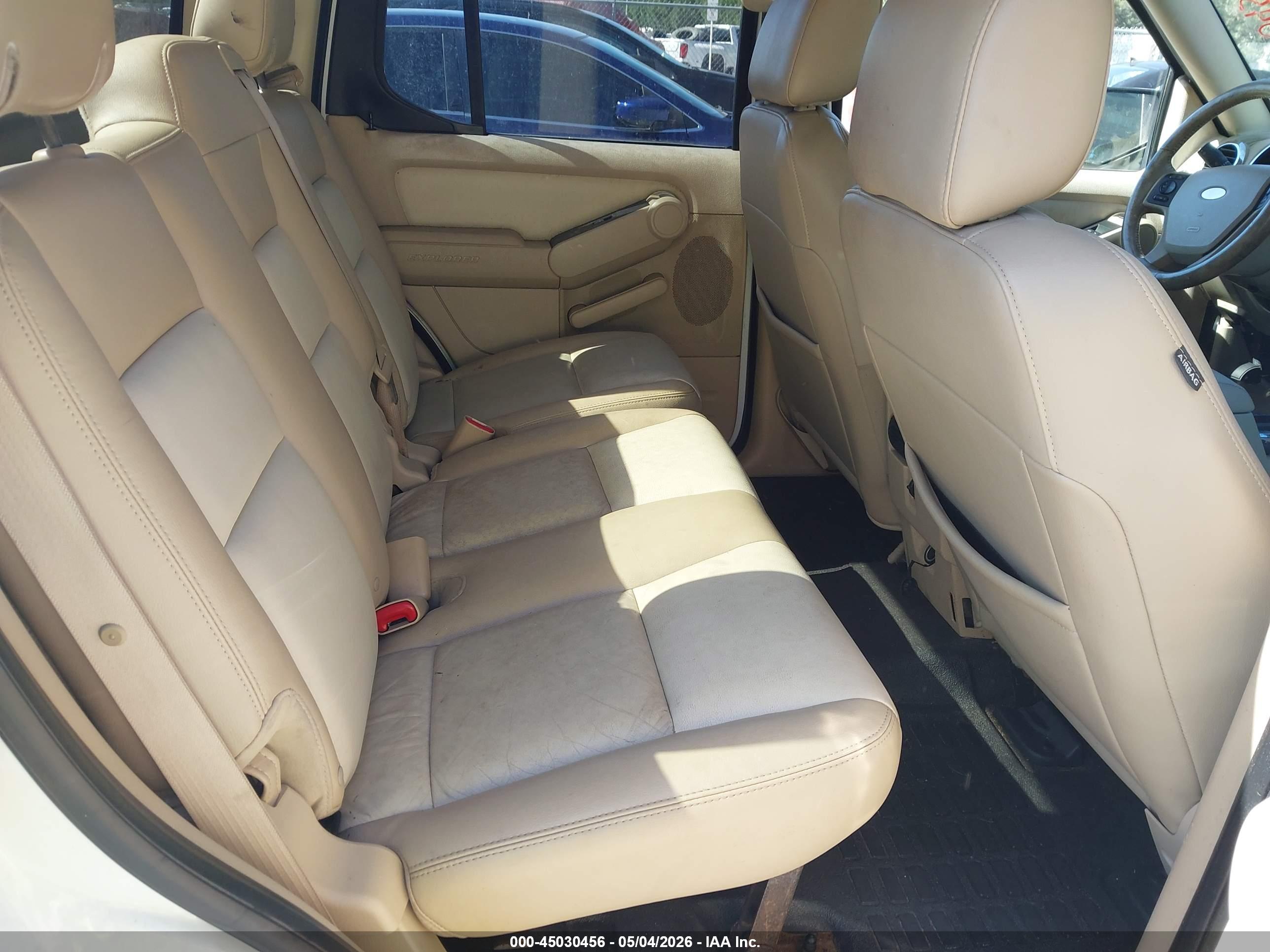 FORD EXPLORER image 8
