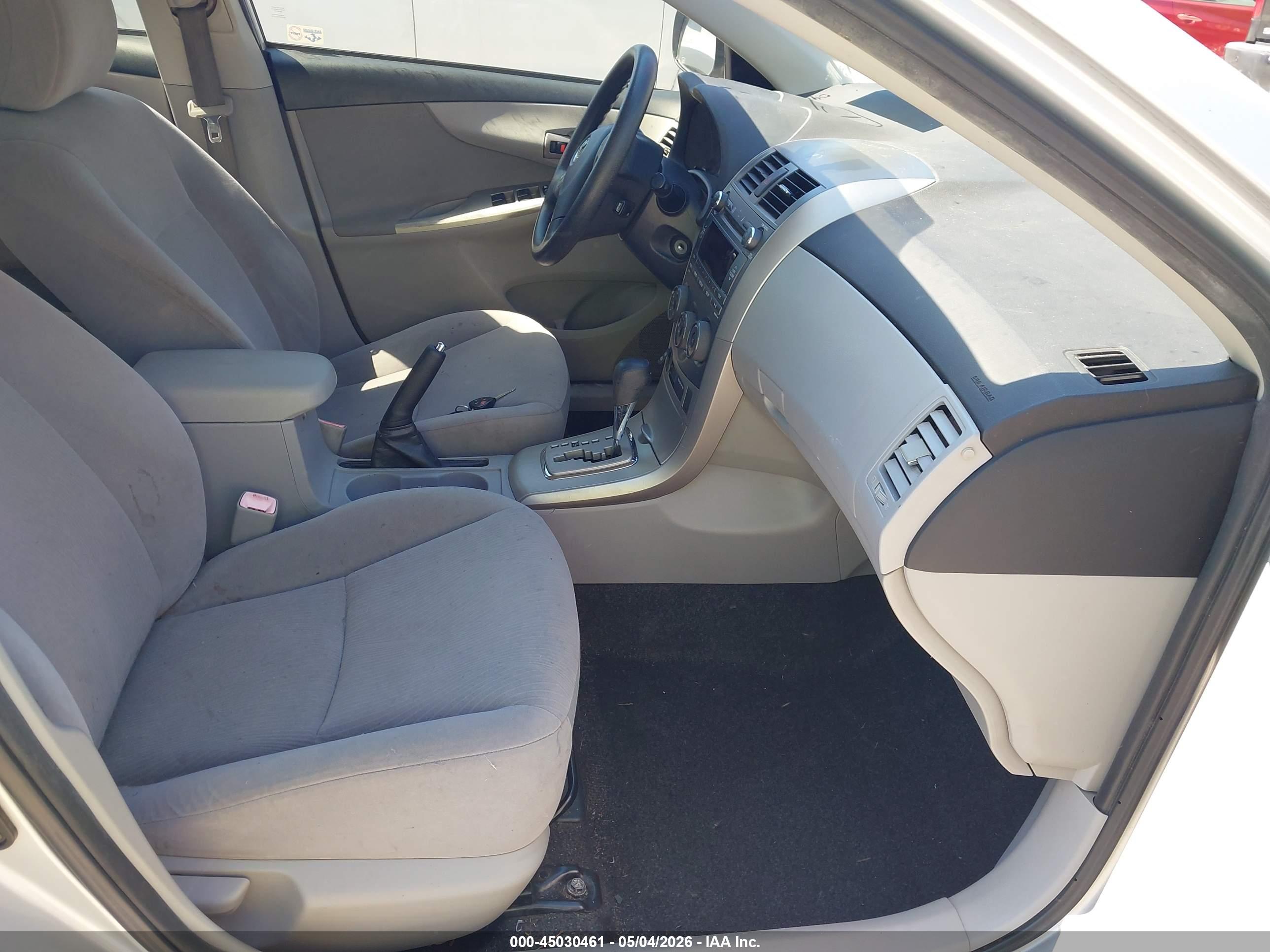 TOYOTA COROLLA image 5