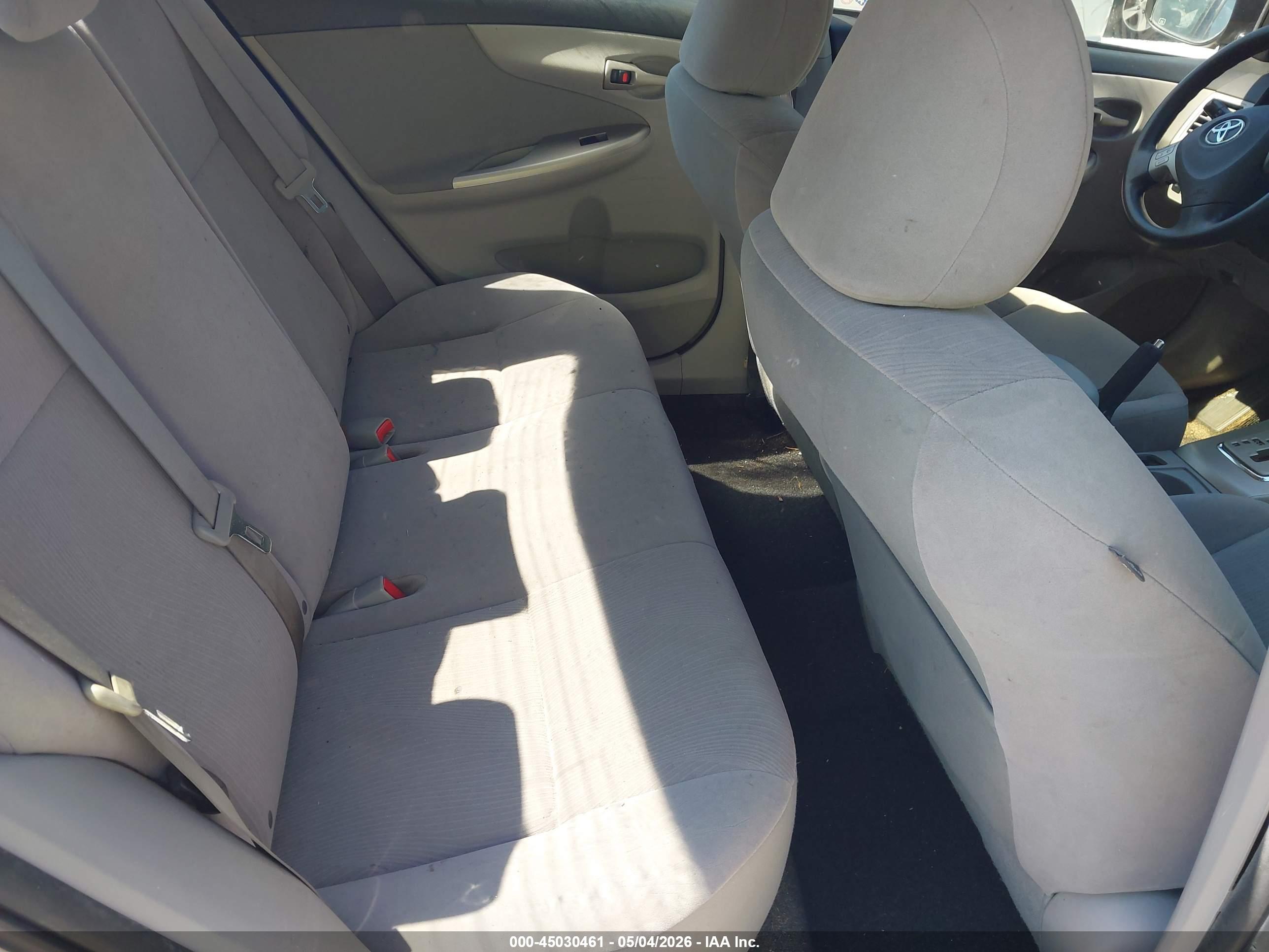 TOYOTA COROLLA image 8