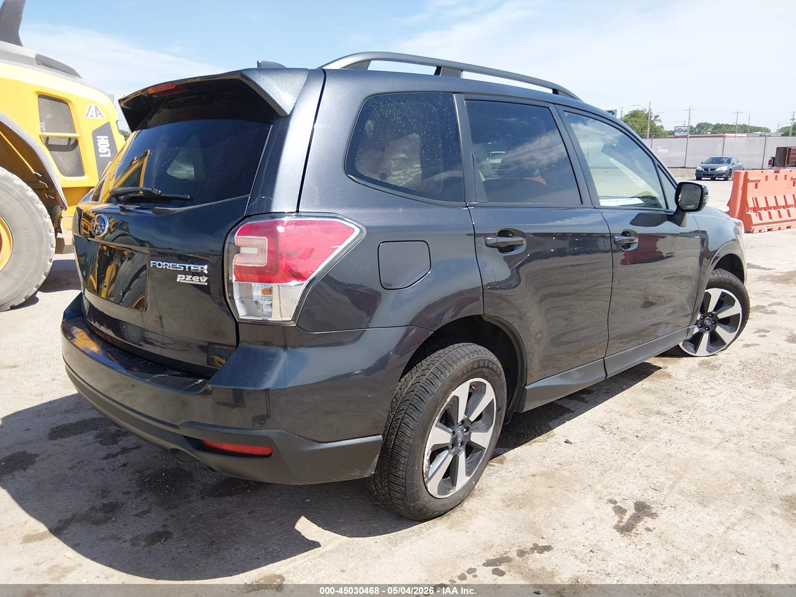 SUBARU FORESTER image 4